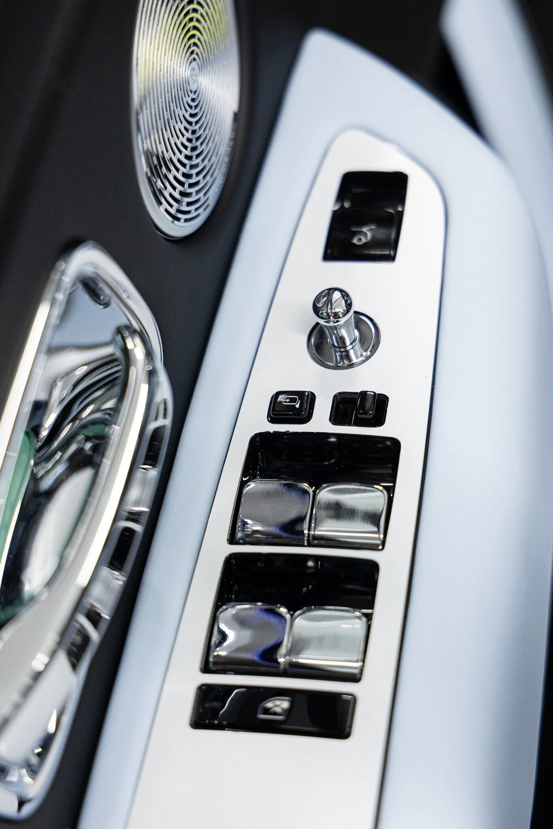 mph024_4079220418_0bdc3dca1c0d4e197be6520a7cdb5b83x_c13f7de8a2