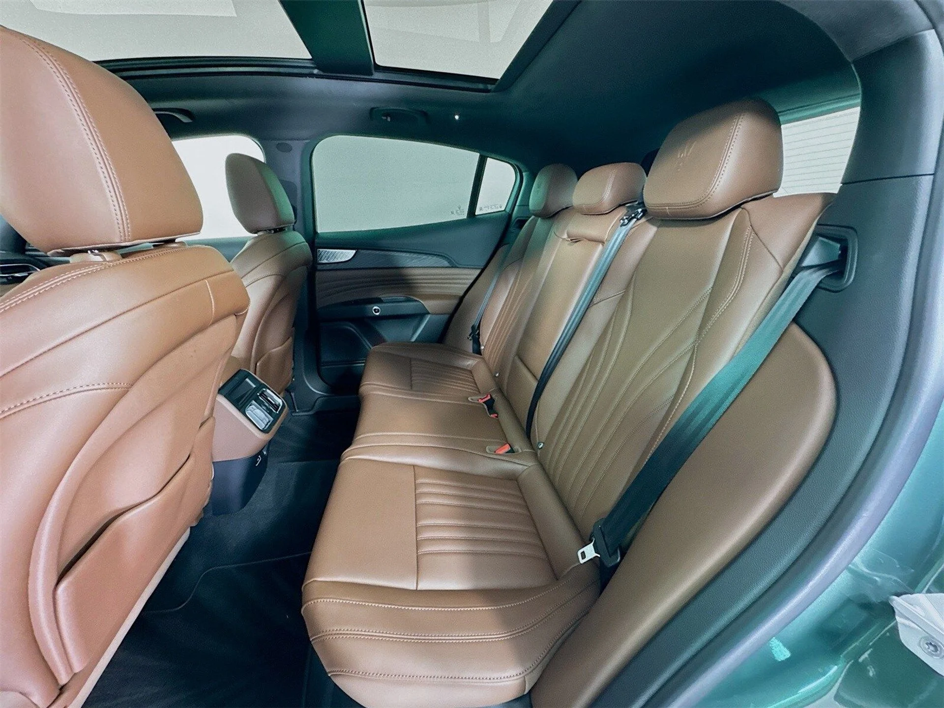 mph024_409809966_0ede242fa11c7c103656fd9ef3c8d1adx_5439dc0744