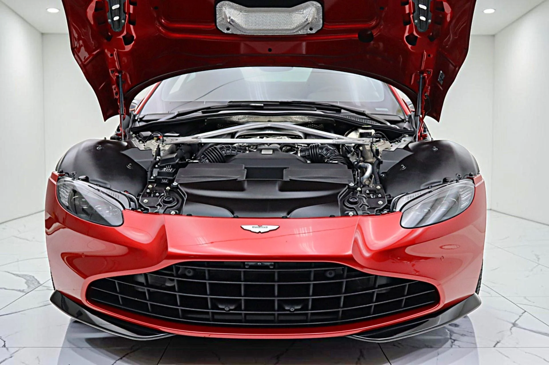 mph024_4098621019_Used_2023_Aston_Martin_Vantage_Coupe_c9daf072fc