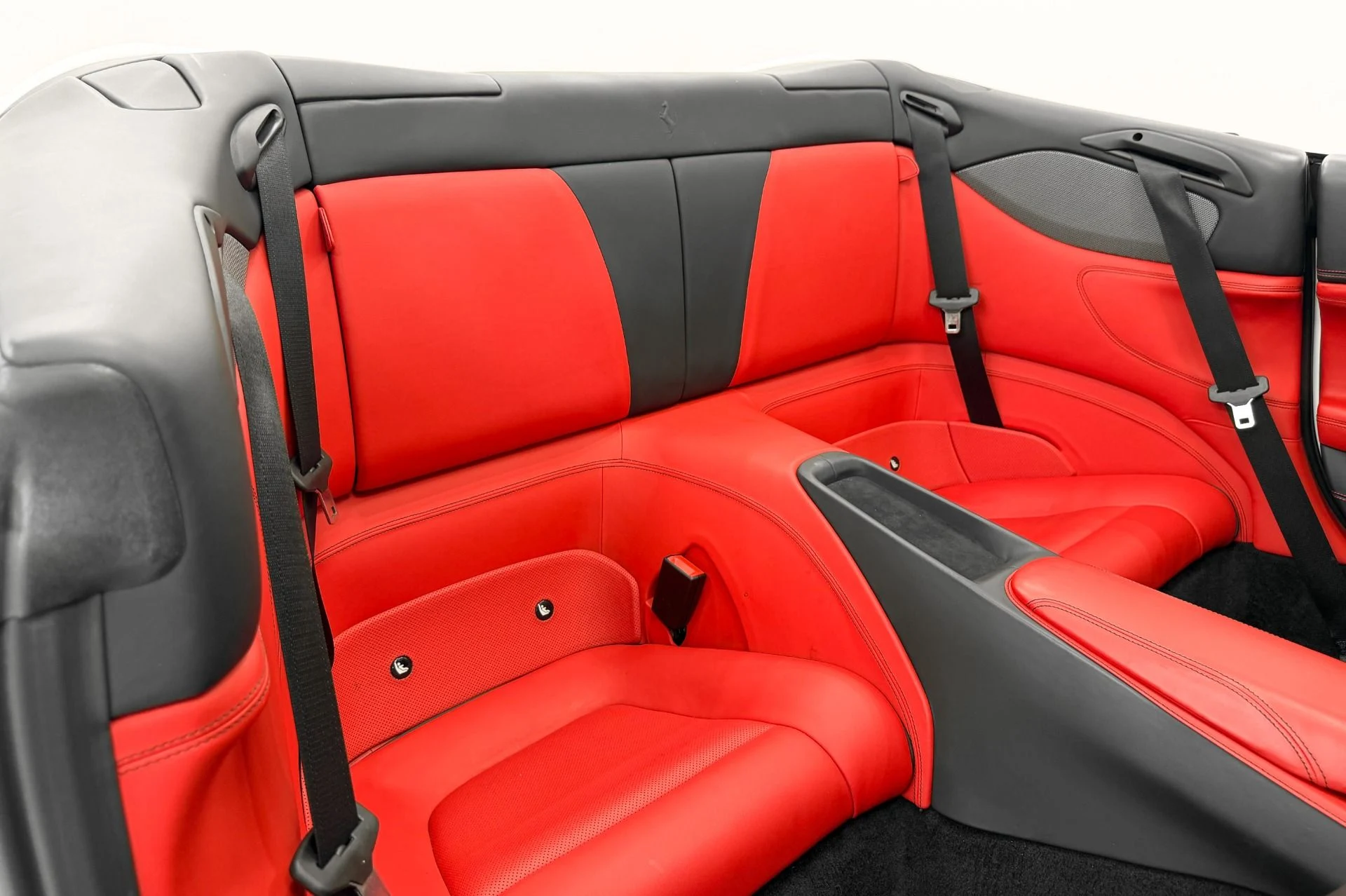 mph024_4106490288_Used_2020_Ferrari_Portofino_591_Horsepower_Two_Tone_Interior_1782839445_e12009f293