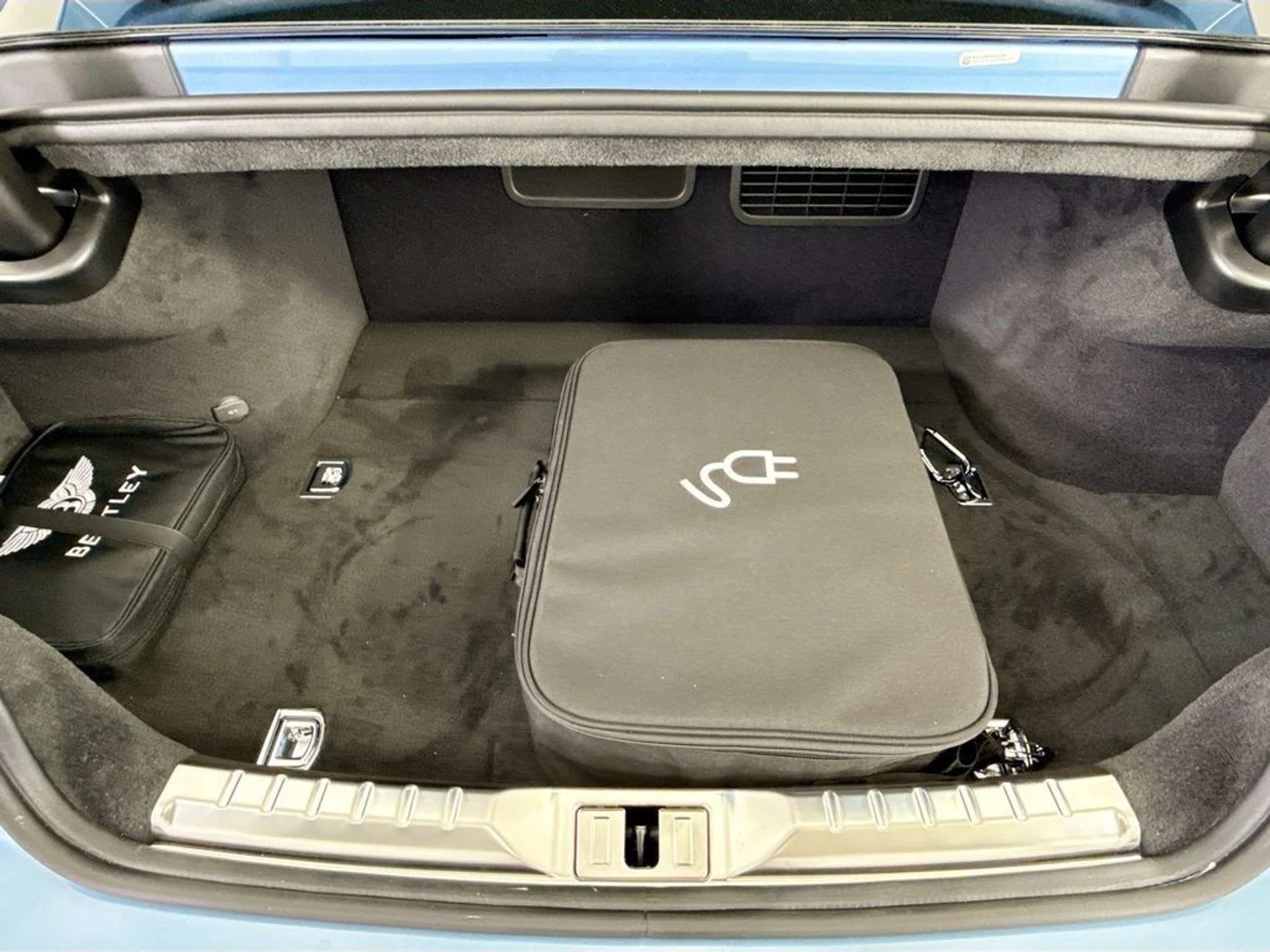 mph024_4111362235_new_2026_bentley_continental_gt_azure_8119_23011288_25_1024_75b92e49db