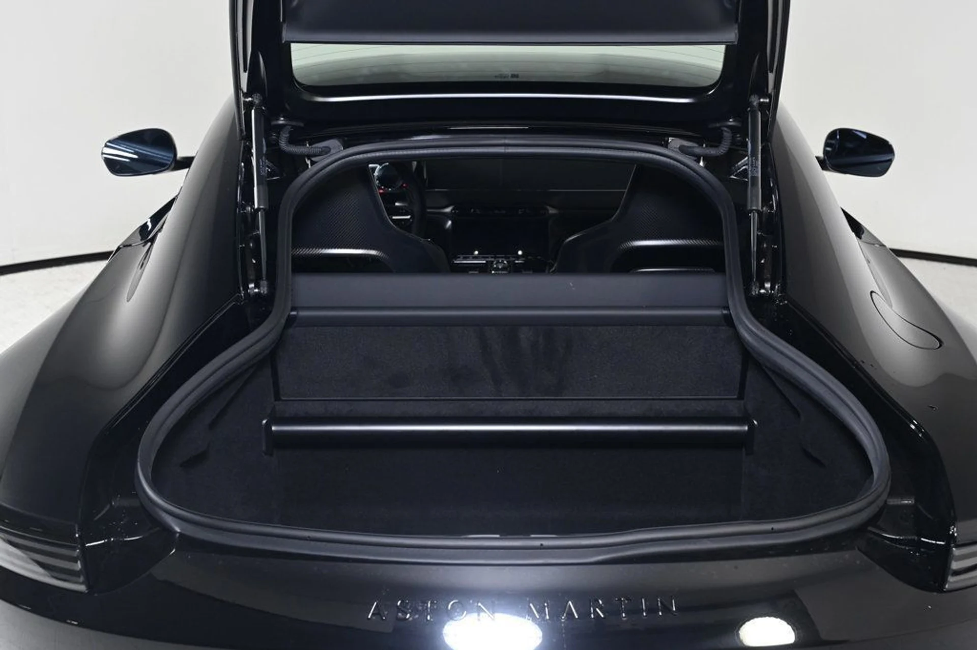 mph024_4116634371_new_2026_aston_martin_vantage_scoupe_11350_22957420_24_1024_bf06642b24