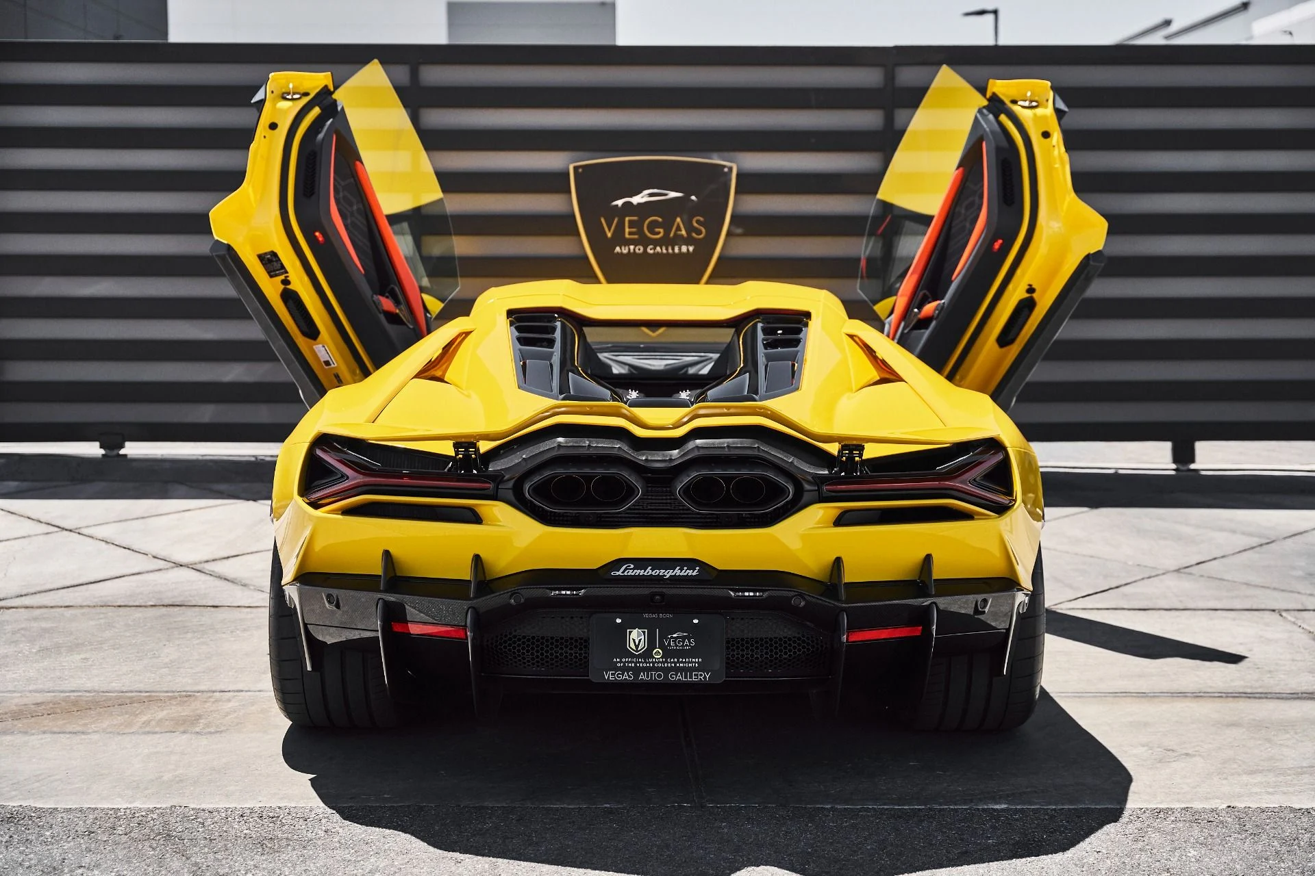 mph024_411861411_Used_2025_Lamborghini_Revuelto_Base_1780084747_8a673df24c