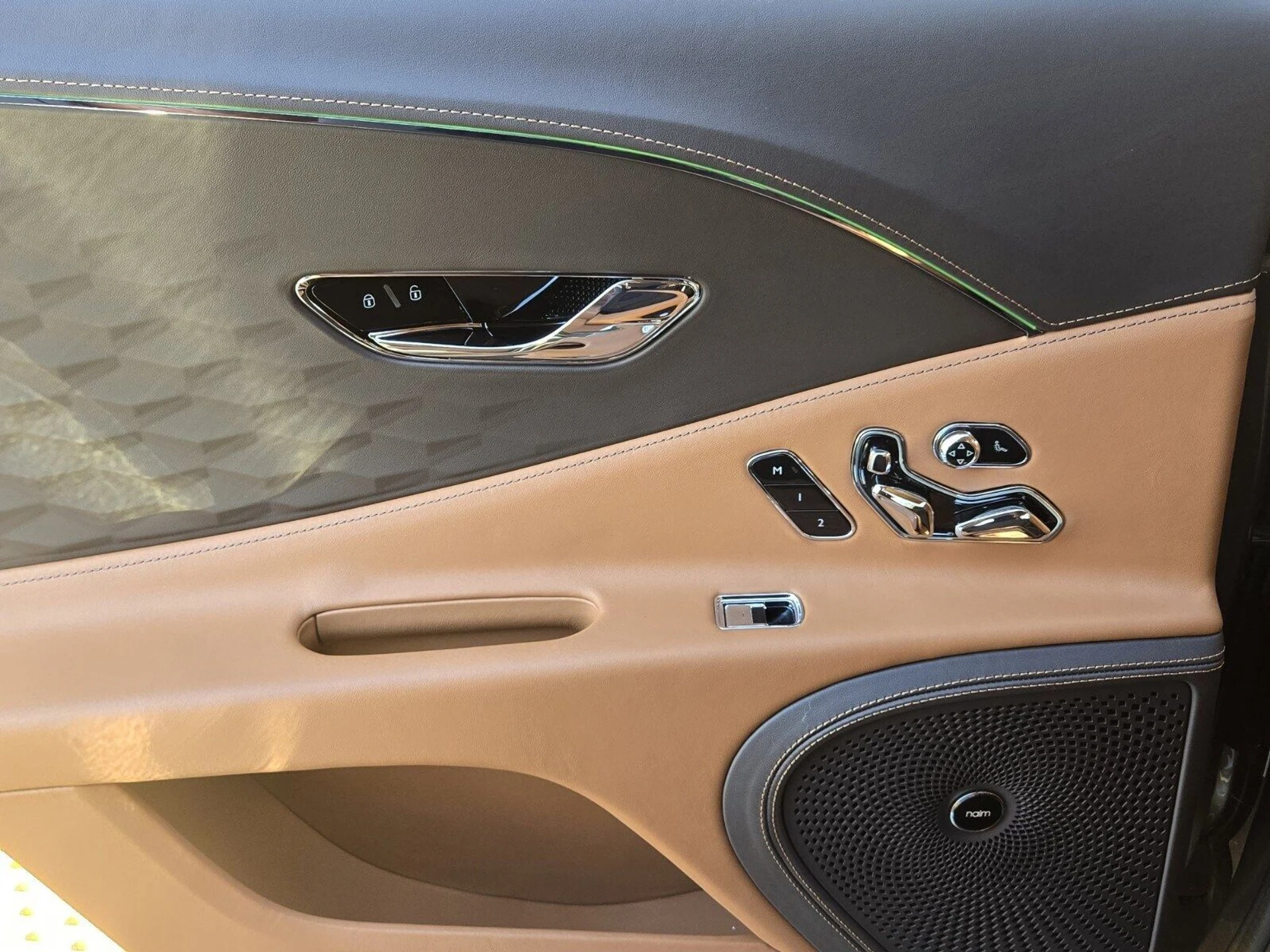 mph024_4119228651_24aa062b08a7109d458ea1a4c6a8b292x_0457698d5c