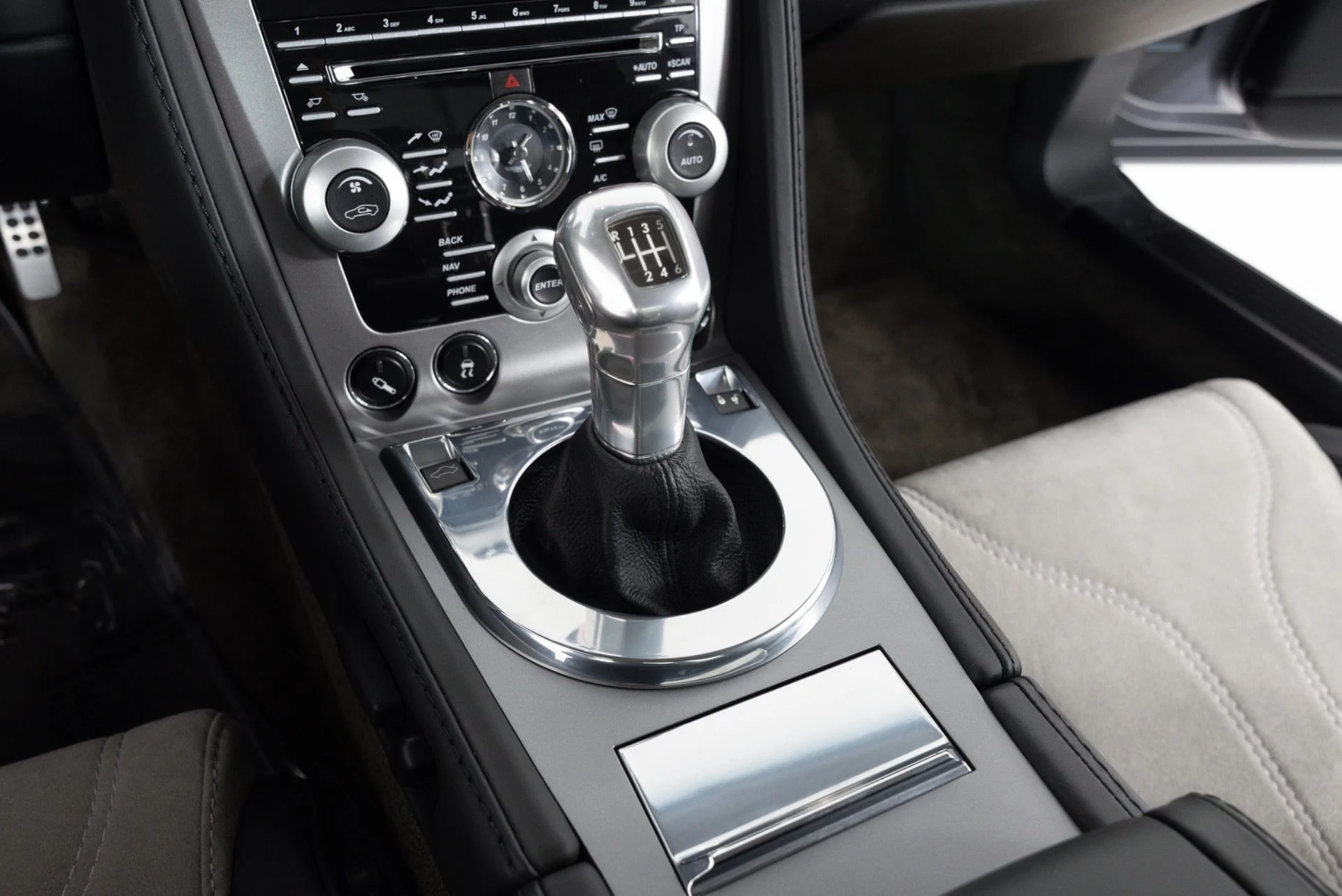 mph024_4123744372_Used_2009_Aston_Martin_DBS_V12_Manual_1782515507_920f1bb384