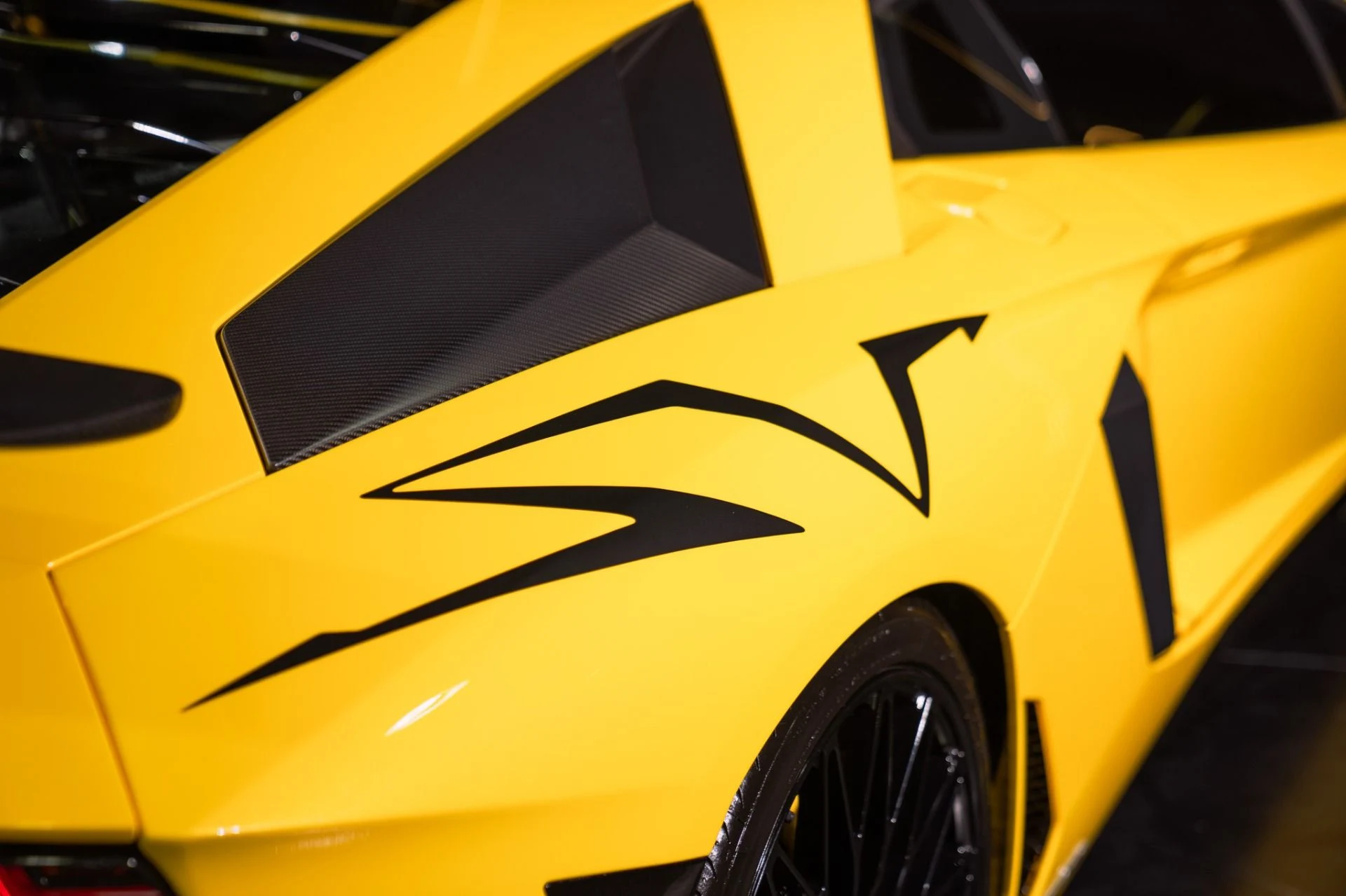 mph024_4125065952_Used_2016_Lamborghini_Aventador_LP_750_4_SV_Full_Carbon_Interior_with_Carbon_Seats_1792521135_1ffda77c2a