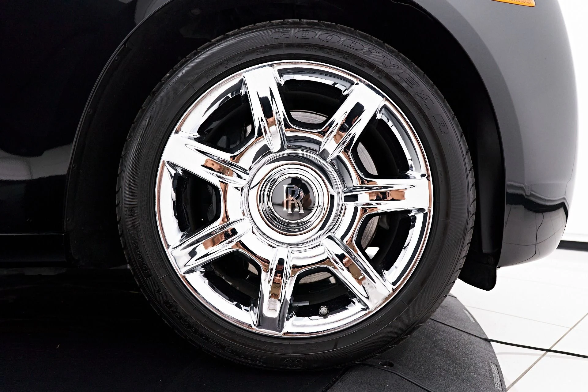 mph024_4130520818_Used_2012_Rolls_Royce_Ghost_Base_1690494640_257a34fe29