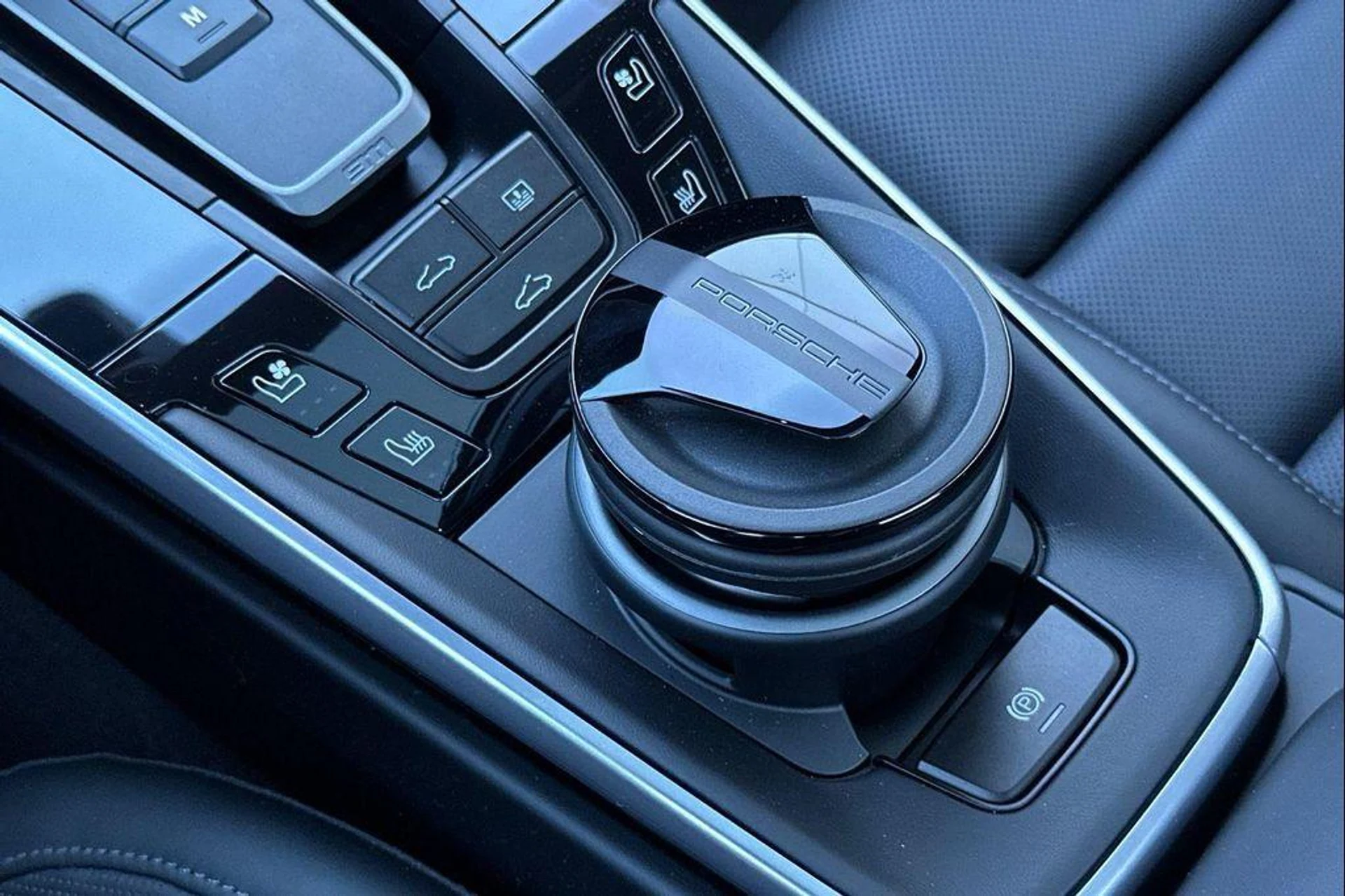 mph024_4133880916_n2a_ZN_1bc5j8p_CLL_L8_Lvzb_P_Lvv_M_a989400c66