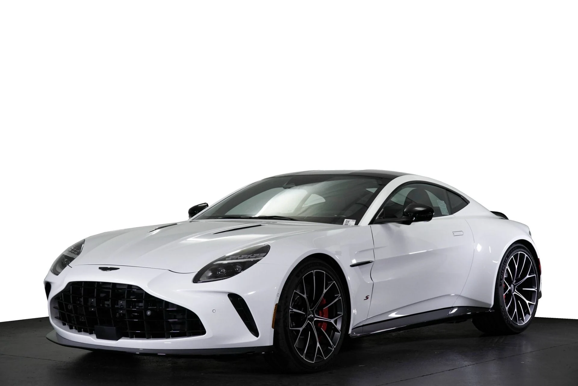 mph024_41342398_New_2026_Aston_Martin_Vantage_1768443052_df1429c66e