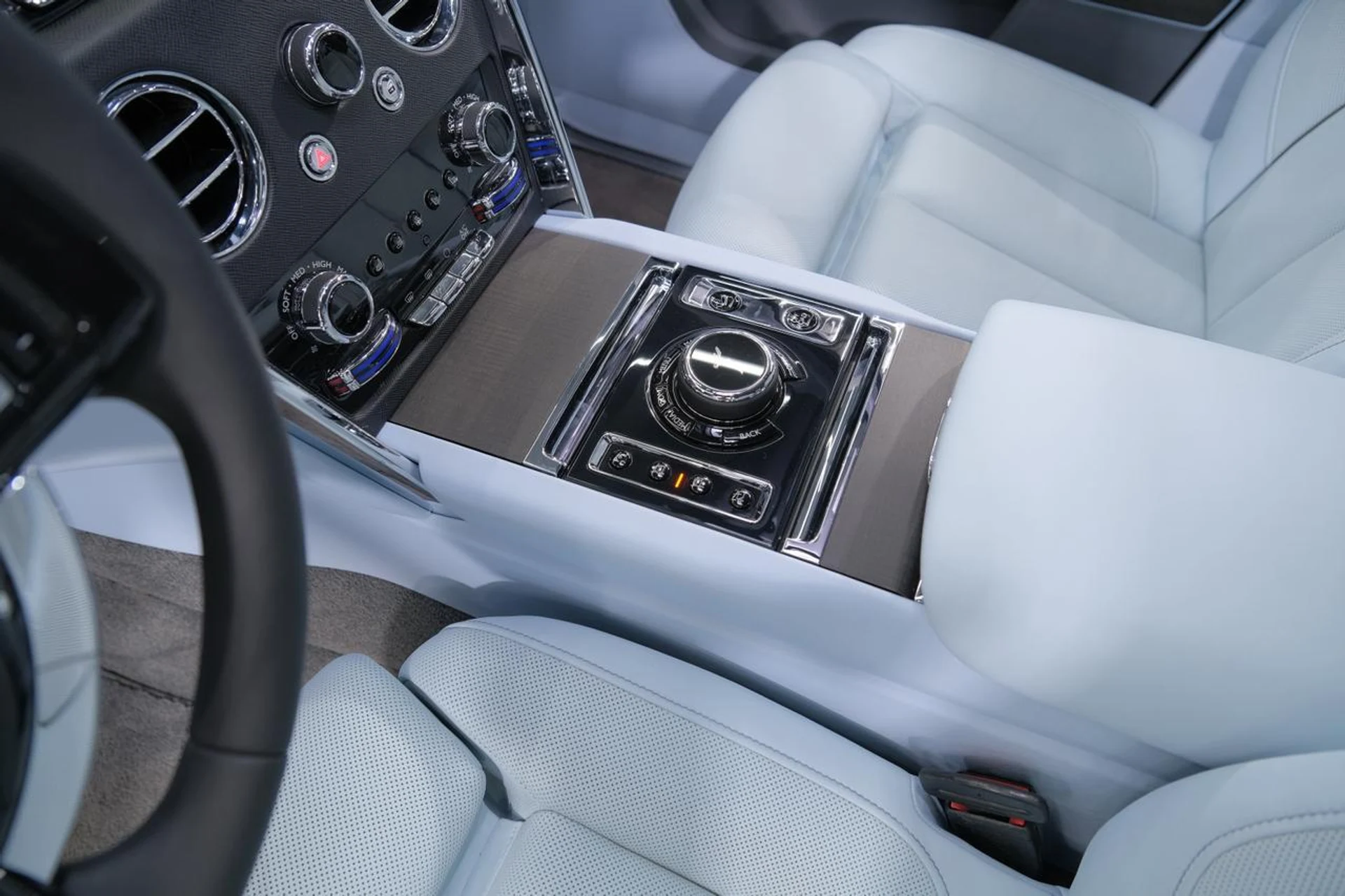 mph024_4134340875_143469618fa1b9f2a1f7dbf06d5ee925_0778e41256