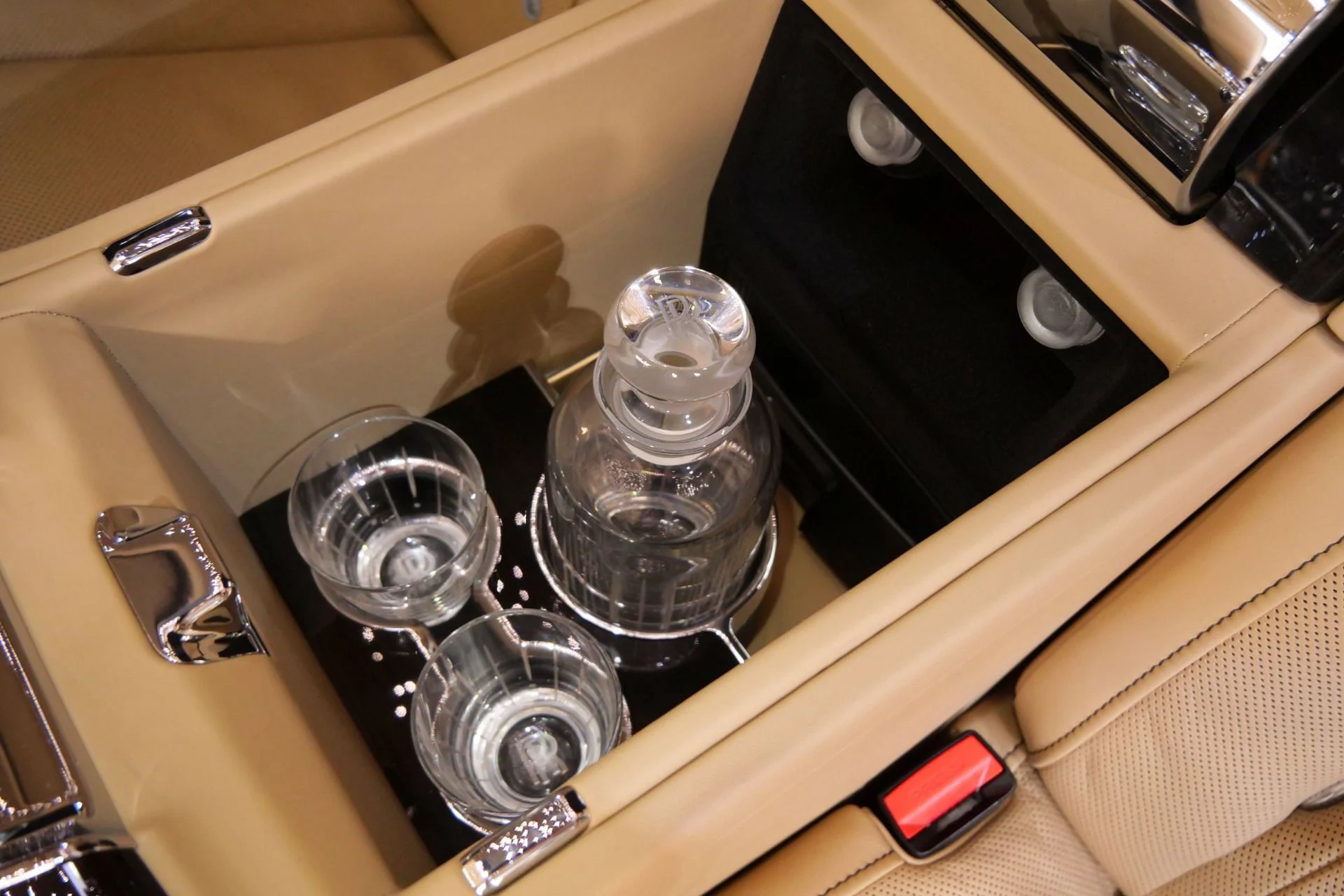 mph024_413442955_Used_2020_Rolls_Royce_Phantom_1760120905_d3776e5634