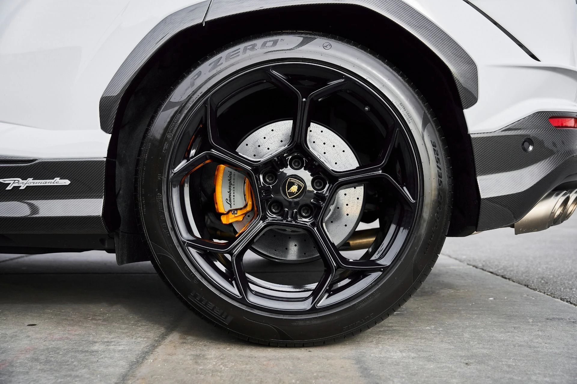 mph024_413507555_Used_2024_Lamborghini_Urus_Performante_1768001112_2636e11df0