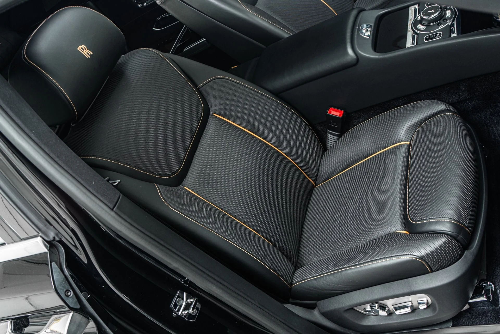 mph024_4135876335_Used_2017_Rolls_Royce_Ghost_Extended_Wheelbase_393_K_MSRP_Two_Tone_Paint_Rear_Chiller_1774532559_cd7f85939c