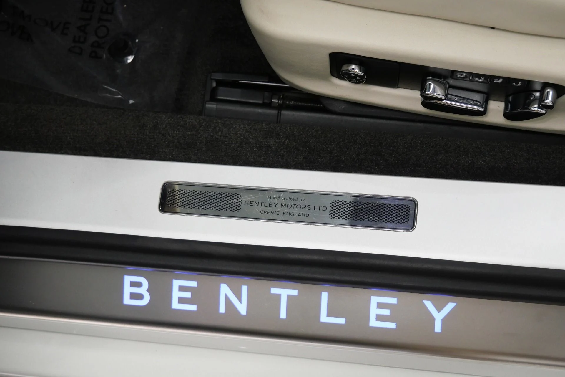 mph024_4139452993_Used_2022_Bentley_Continental_GTC_V8_Mulliner_Specification_Front_Seat_Comfort_Specification_1775574655_7c946bfcca