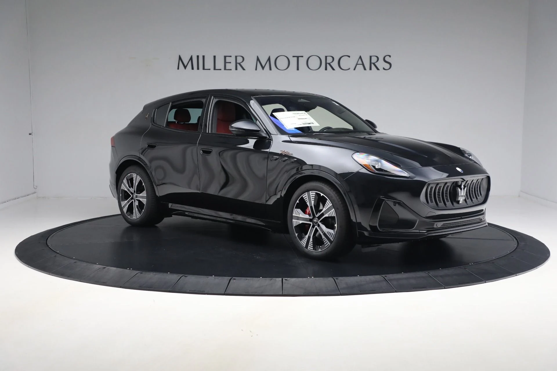mph024_4139896694_New_2025_Maserati_Grecale_Folgore_5b30e66beb