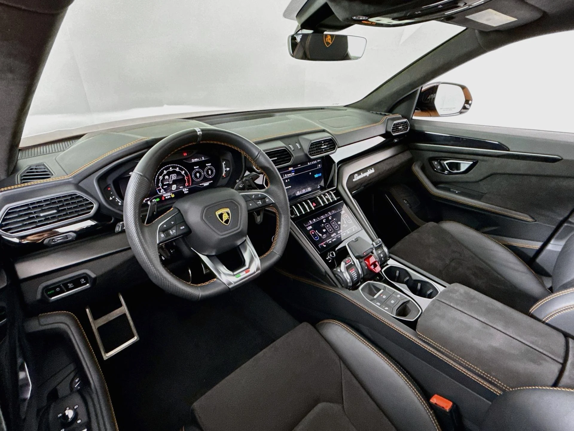 mph024_4140120587_Used_2022_Lamborghini_Urus_1790289769_c081ccb943