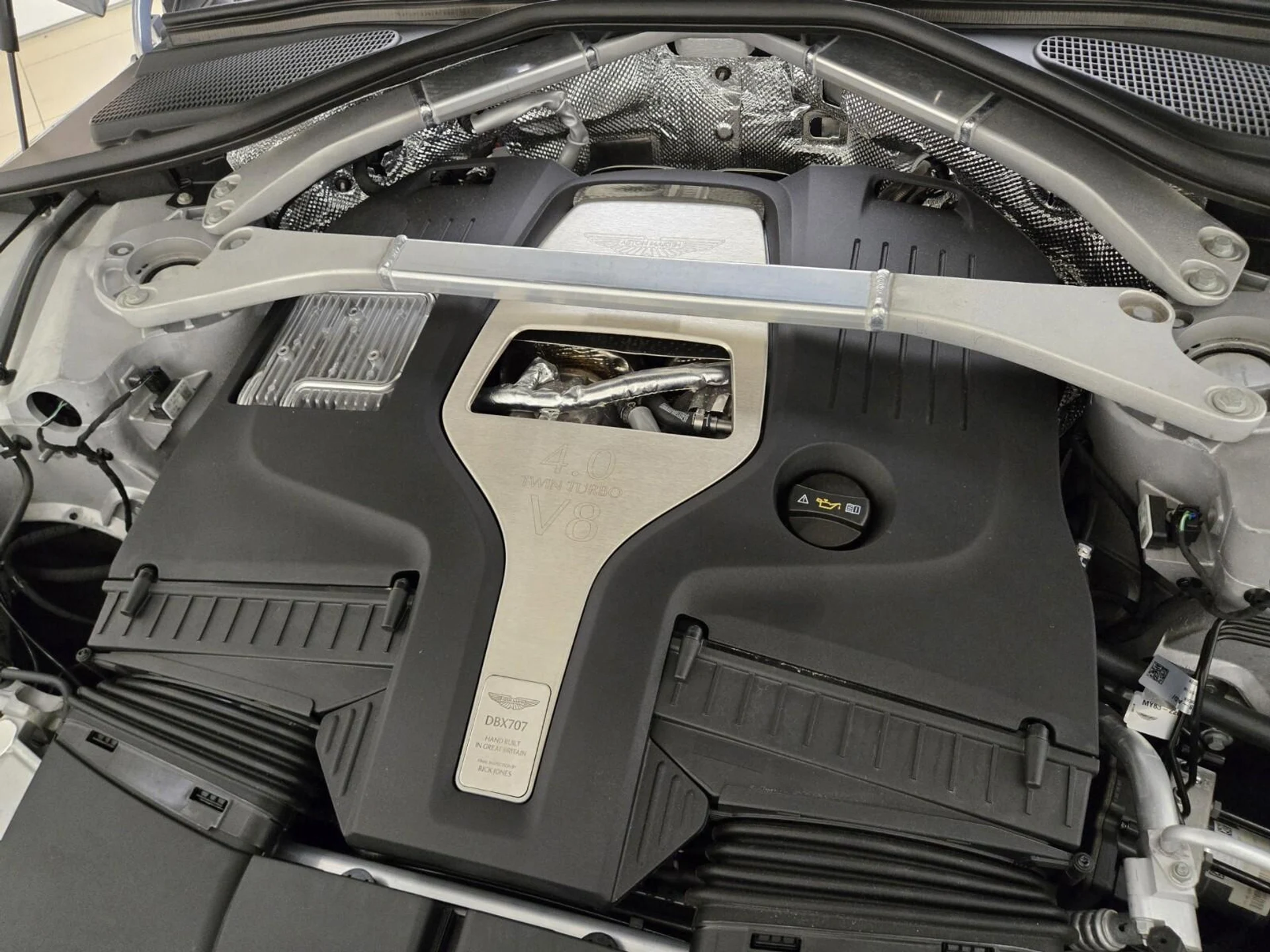 mph024_4140539040_New_2026_Aston_Martin_DBX_707_1781759965_1b3e104c58