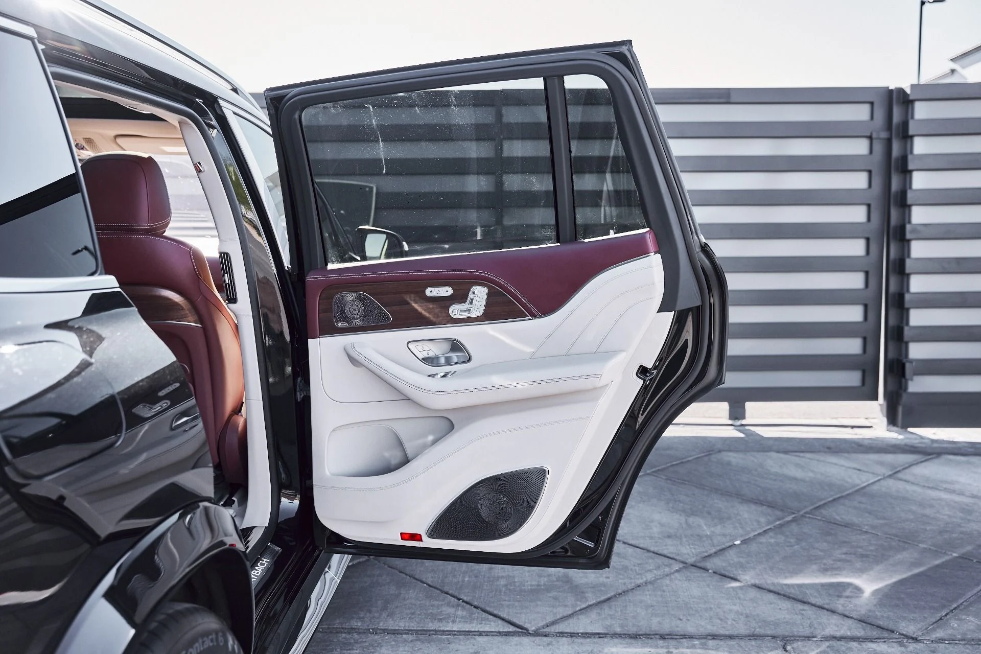 mph024_415444187_Used_2024_Mercedes_Benz_GLS_Maybach_GLS_600_1776125633_f4b7df5ab3