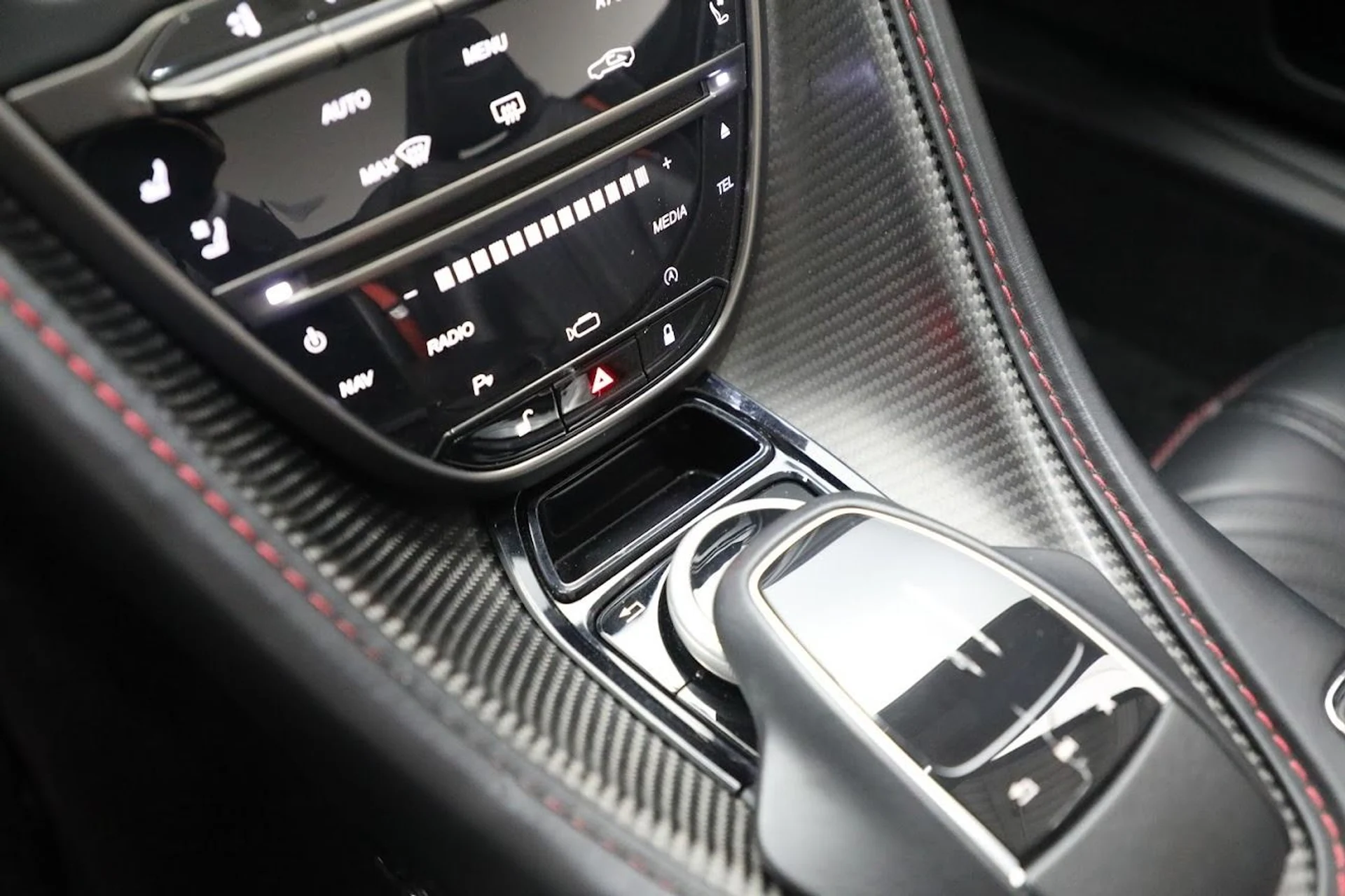 mph024_4157070594_Used_2019_Aston_Martin_DB_11_Volante_514f8b8c27