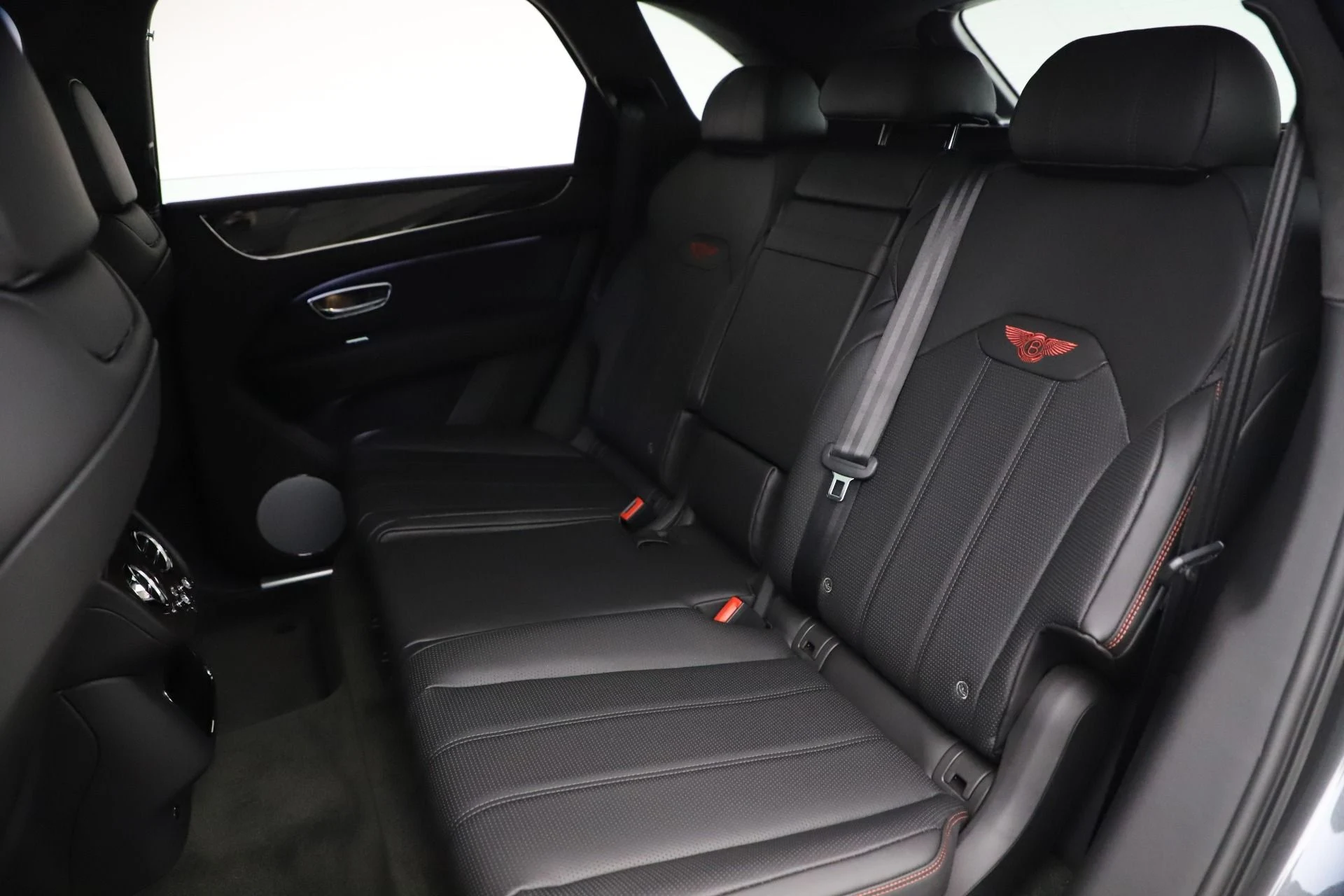 mph024_4162119115_Used_2021_Bentley_Bentayga_V8_1610148203_27e8502687