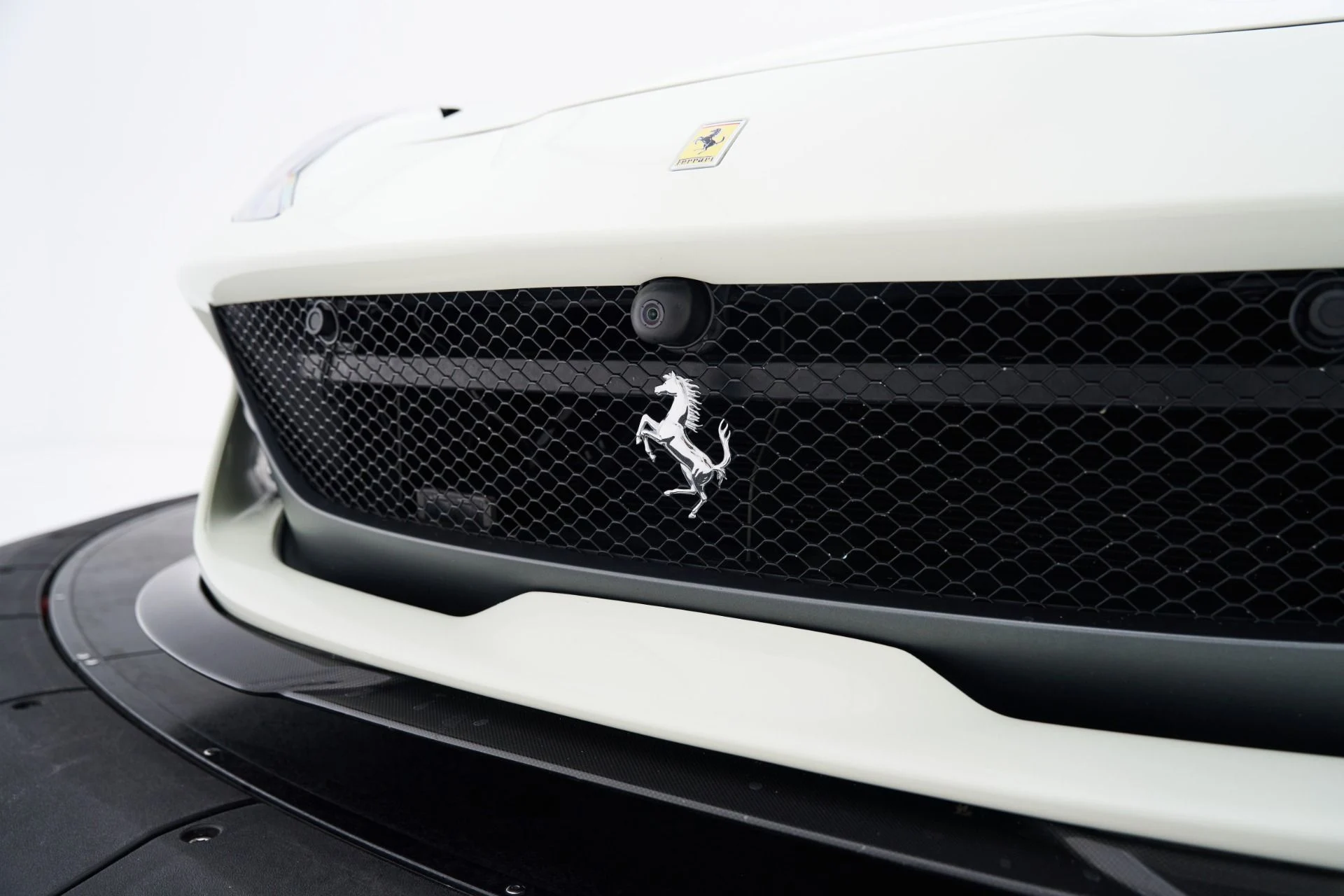 mph024_4164028975_Used_2018_Ferrari_812_Superfast_Base_1793220995_71324e8557