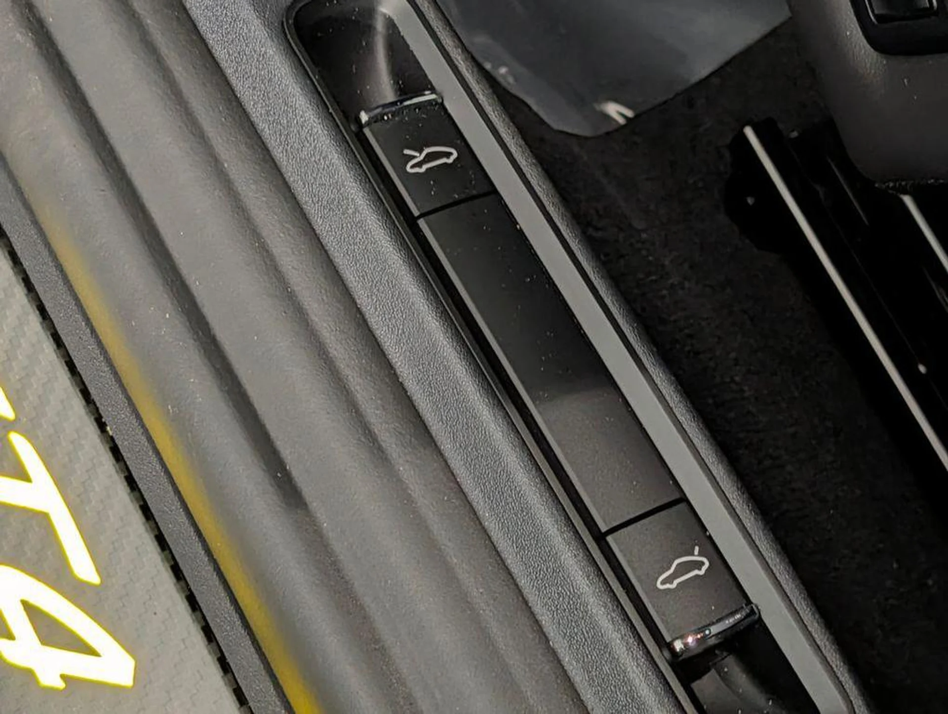 mph024_4168292347_m_R2_JD_7_6_Nvkci_C0_Qa_U_Qs_A8_C9ubg_209850c0b1