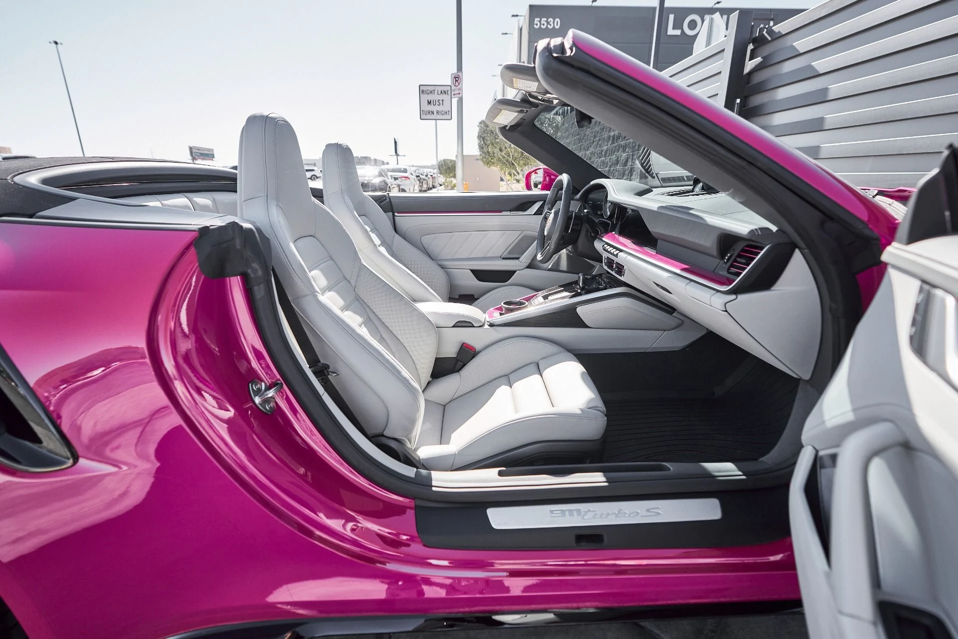 mph024_4175348357_Used_2023_Porsche_911_Turbo_1762568139_864f162947