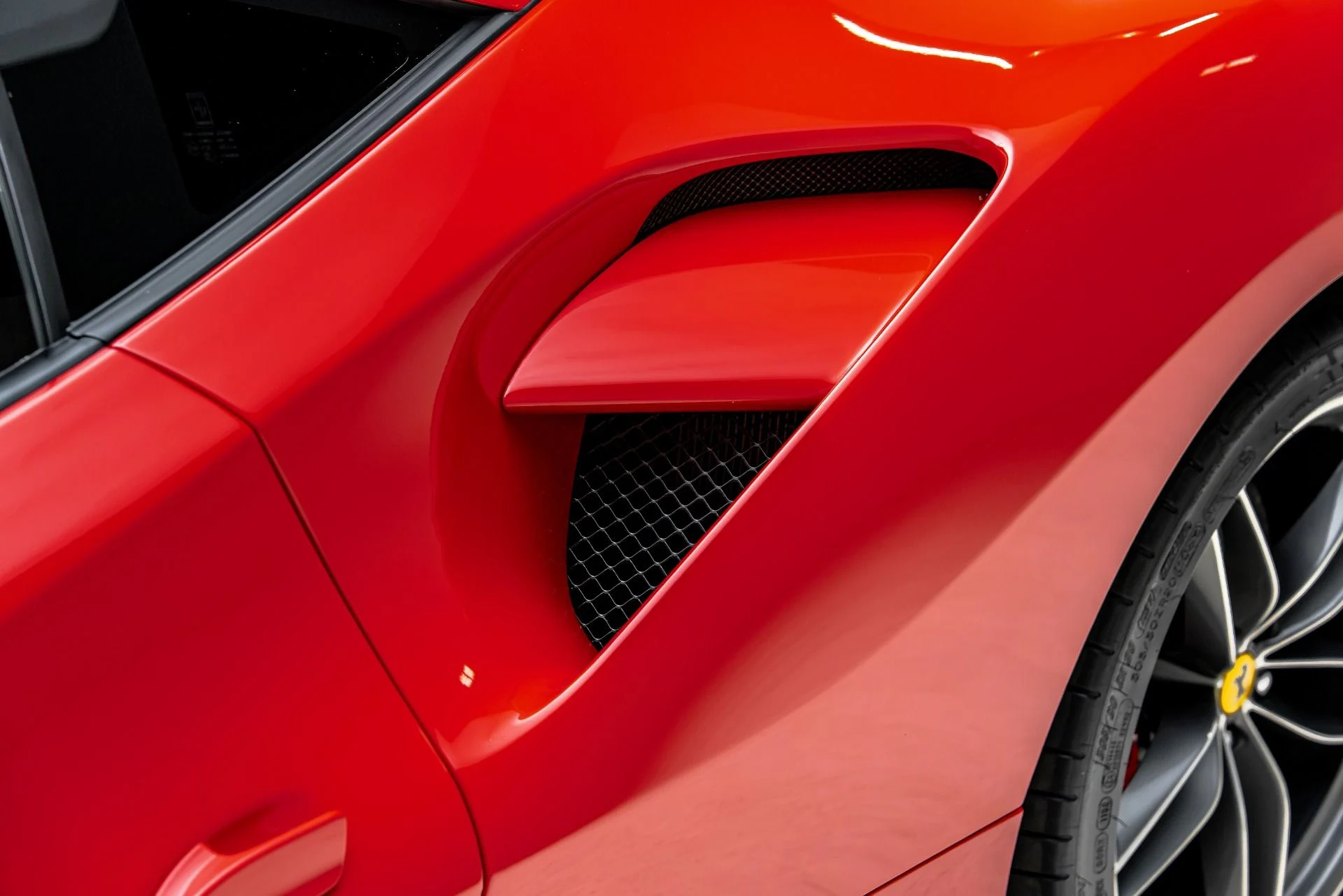mph024_4175397432_Used_2018_Ferrari_488_GTB_1784764940_f162f36e17