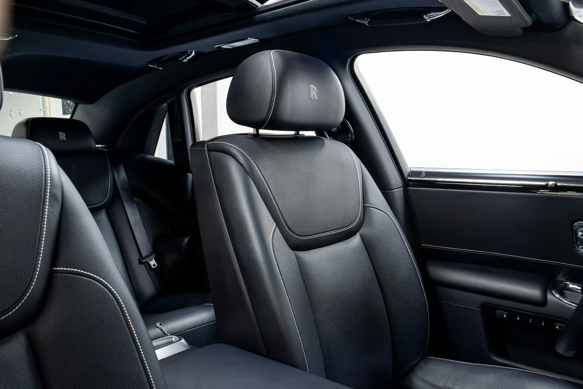 mph024_4179680627_Used_2016_Rolls_Royce_Ghost_1775019332_f488c7c8f2