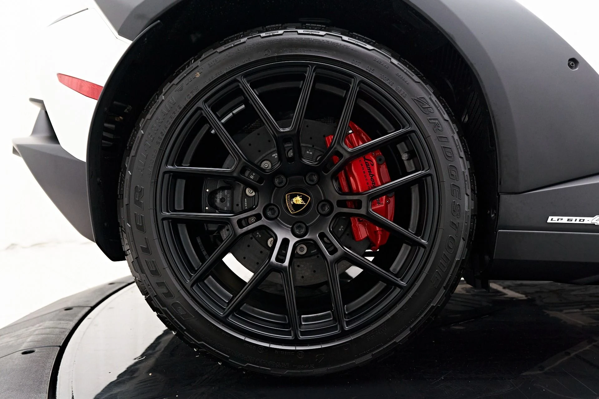 mph024_4192380246_Used_2023_Lamborghini_Huracan_Sterrato_Base_1708481025_f6ee4e03ea