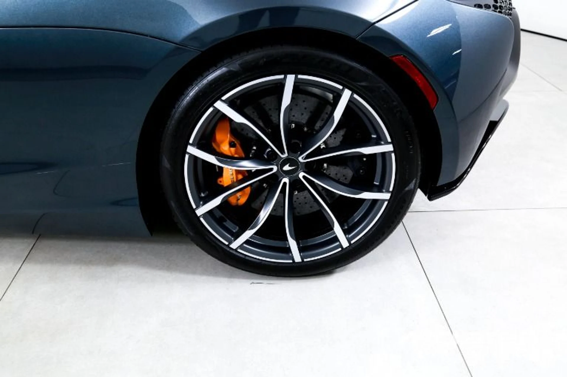 mph024_4192863955_Used_2023_Mc_Laren_Artura_0f3fd6c97c