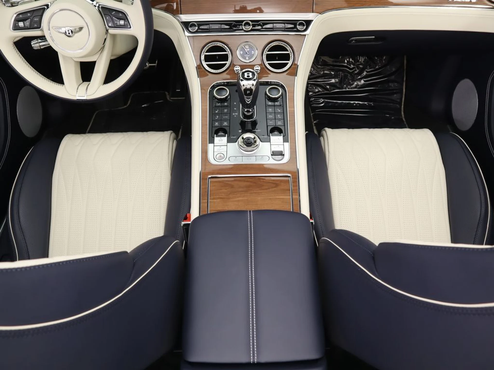 mph024_4209374922_new_2026_bentley_continental_gtc_8119_22981514_25_1024_d856890bc6