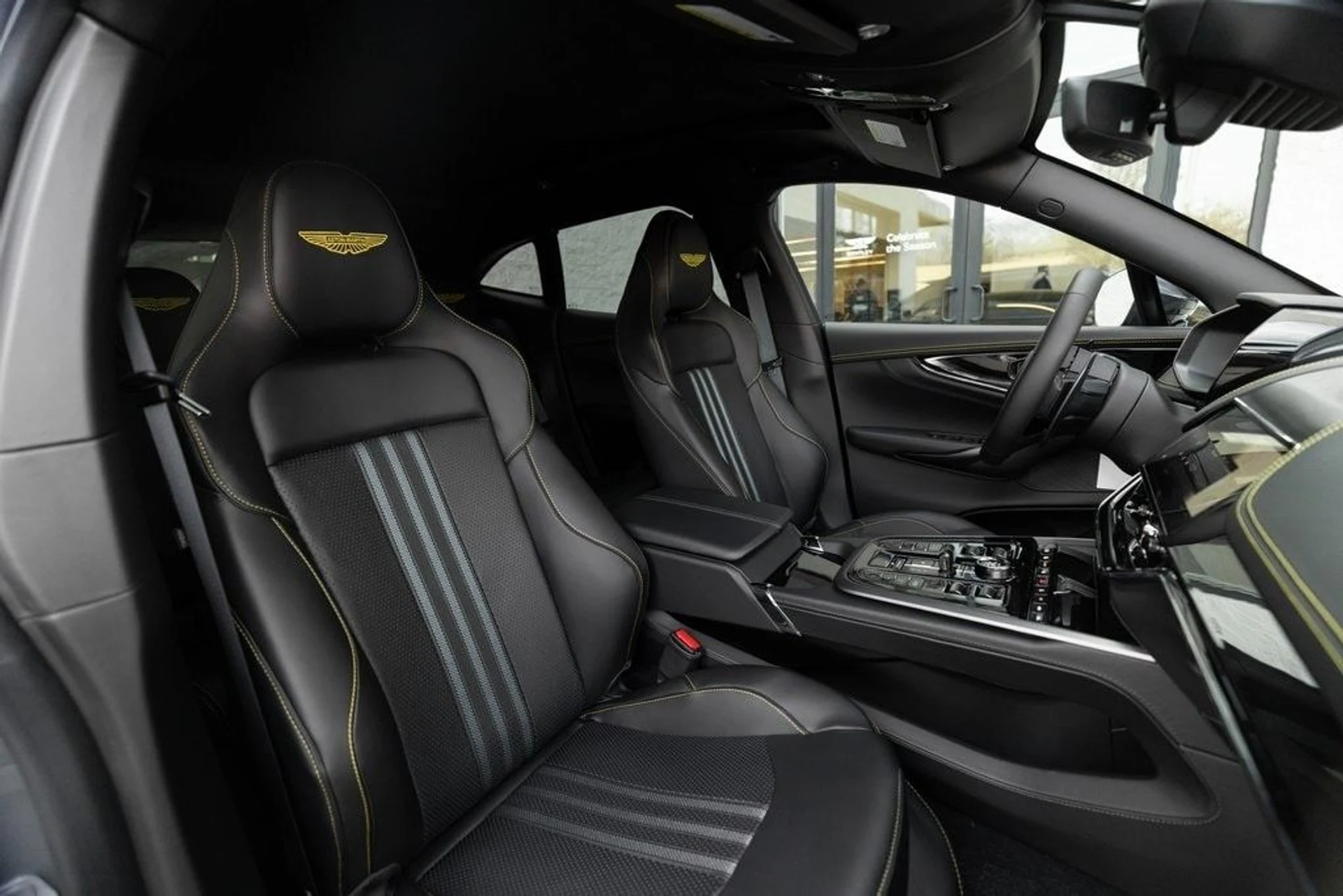 mph024_4209819946_9084f0cf6ff82e76f80097b1454432ddx_08790126e9