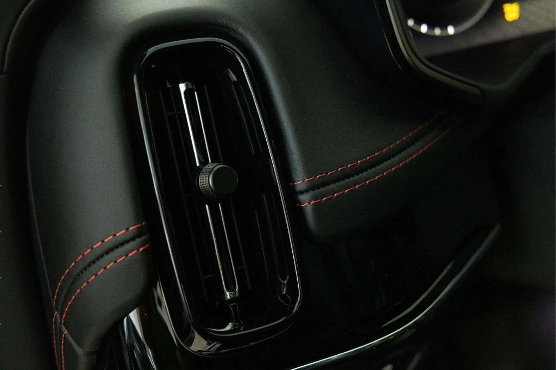 mph024_4214062639_2_Ypg_Fr5x_G_Bwivk_D_Ju_p_VO_0_Msxu_M_7db3d18923