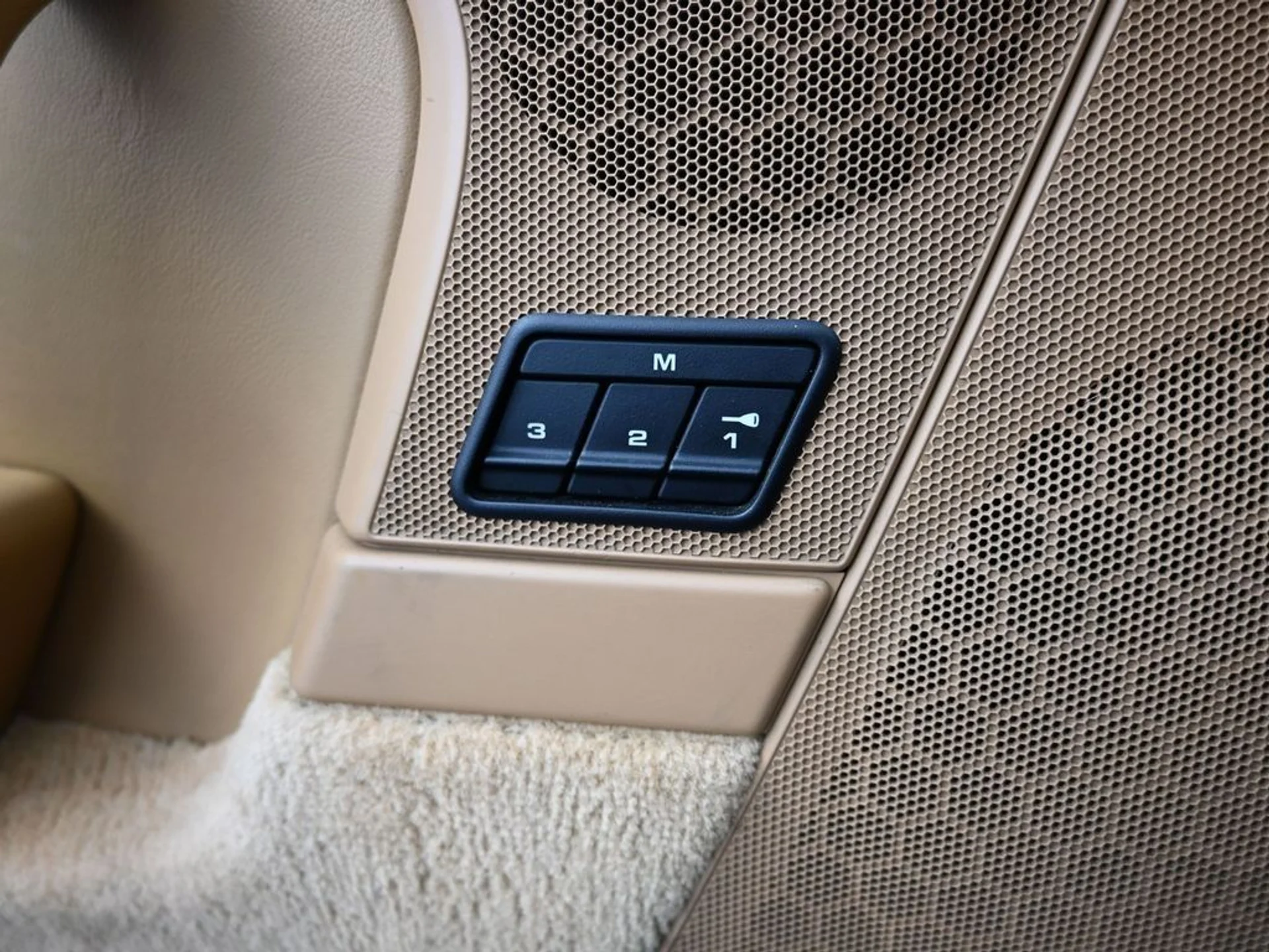 mph024_4218593681_4a4b895d2111e003ad540a7e9b39feac_8d9cd12b47