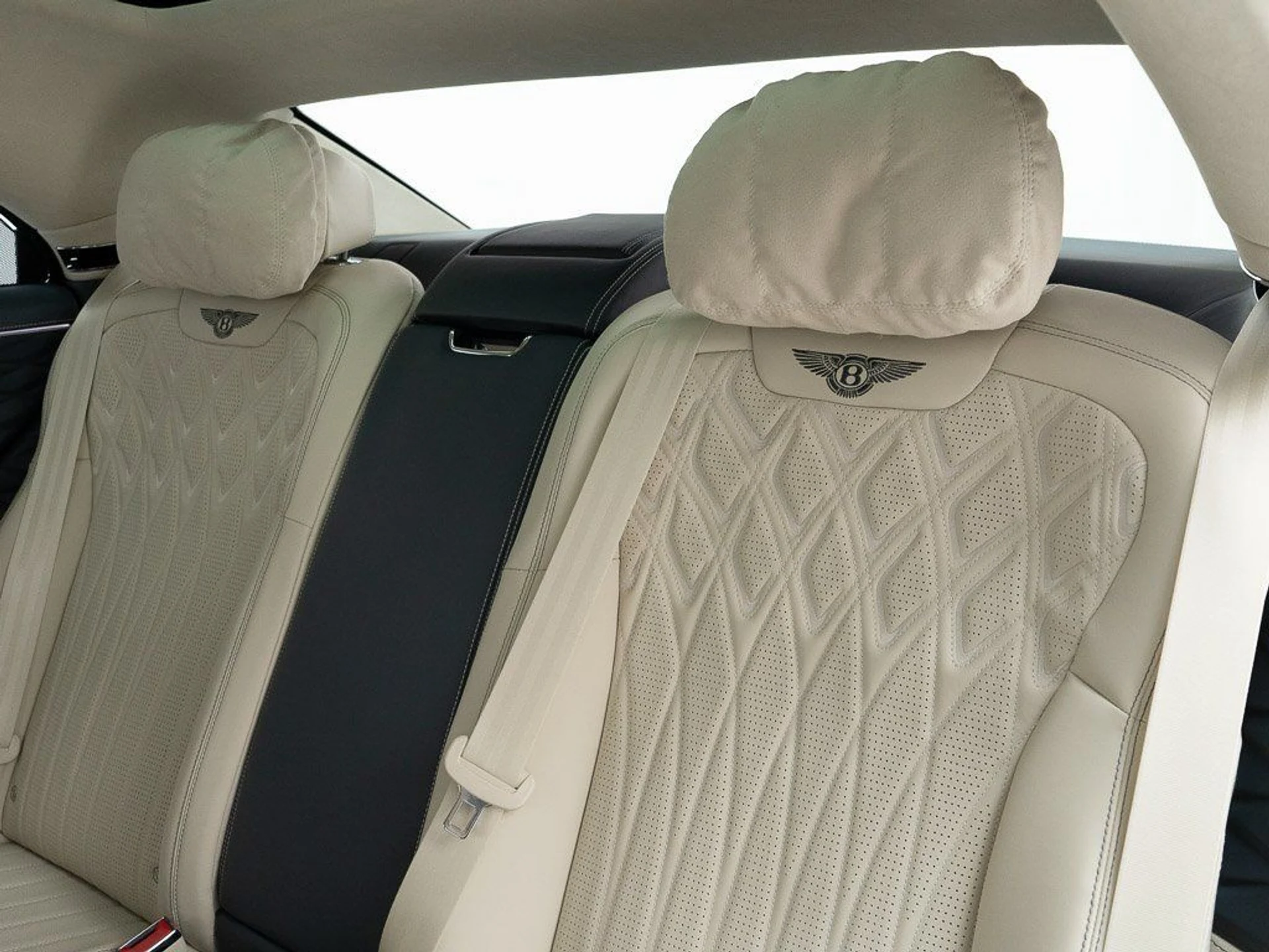 mph024_4219976976_0f1f11f1d4c0457b01ab1eea0f965848_be3c67161e