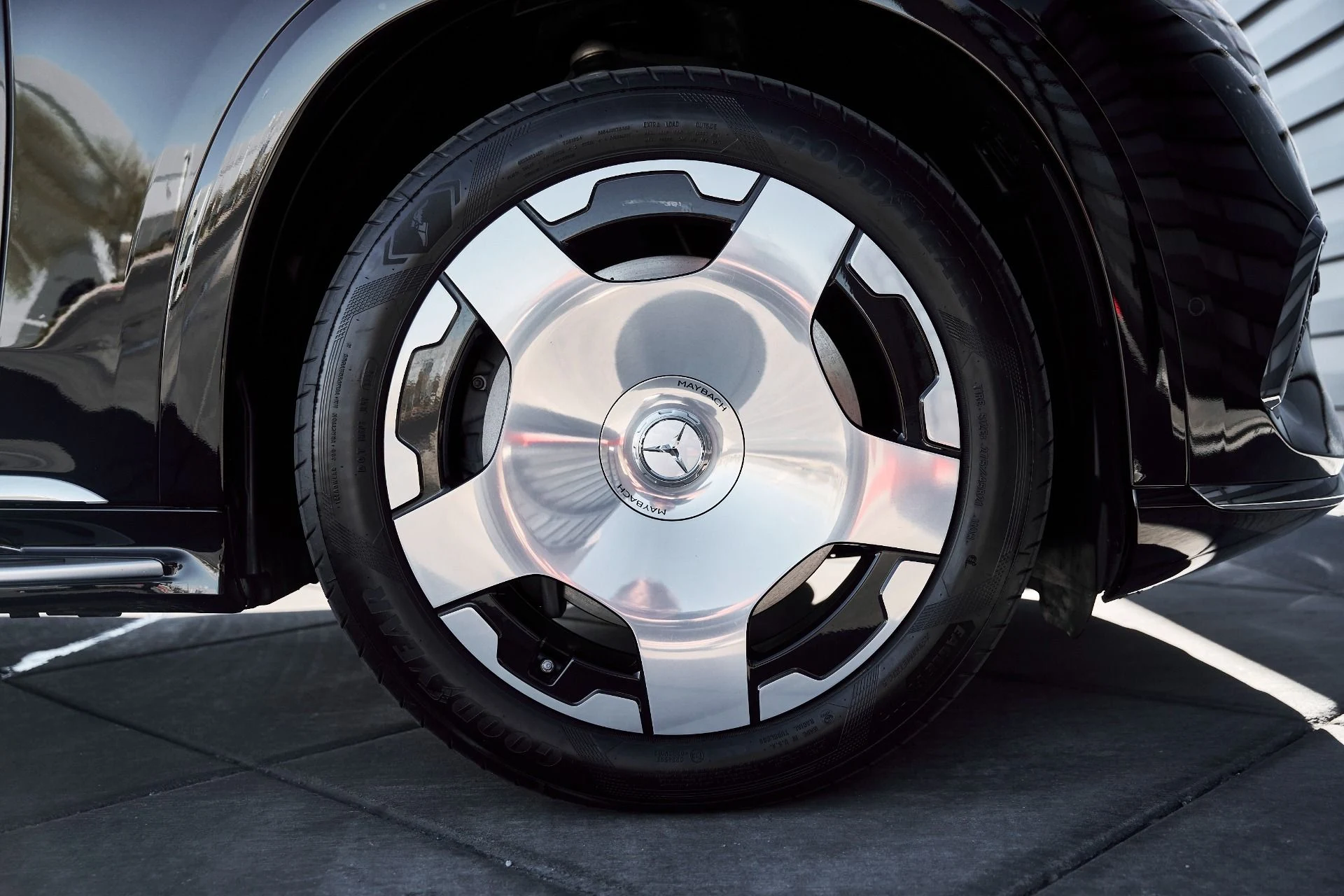 mph024_4222781570_Used_2025_Mercedes_Benz_EQS_Maybach_EQS_680_1770508797_ab37d8cbc8