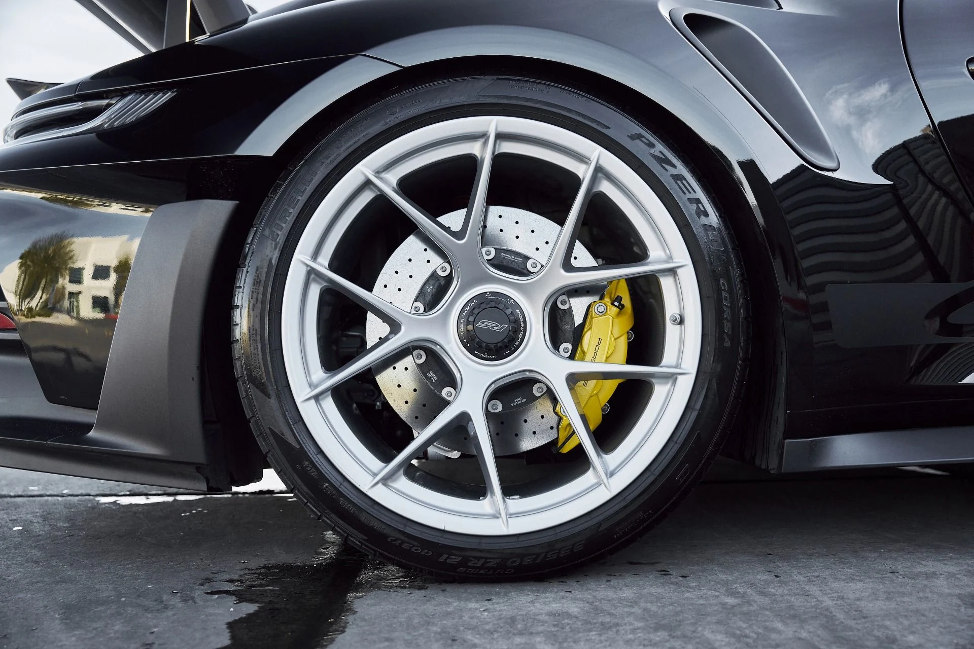 mph024_4227981895_Used_2024_Porsche_911_GT_3_RS_1766112738_8741ca6eae