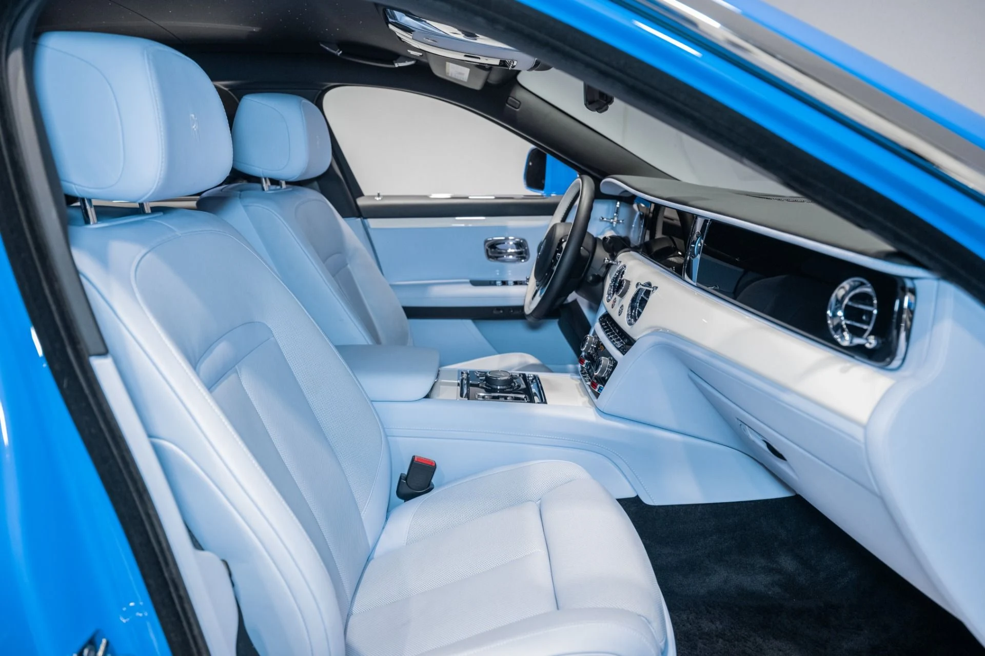 mph024_4229304177_Used_2023_Rolls_Royce_Ghost_1773457058_5f3bdf3f3c