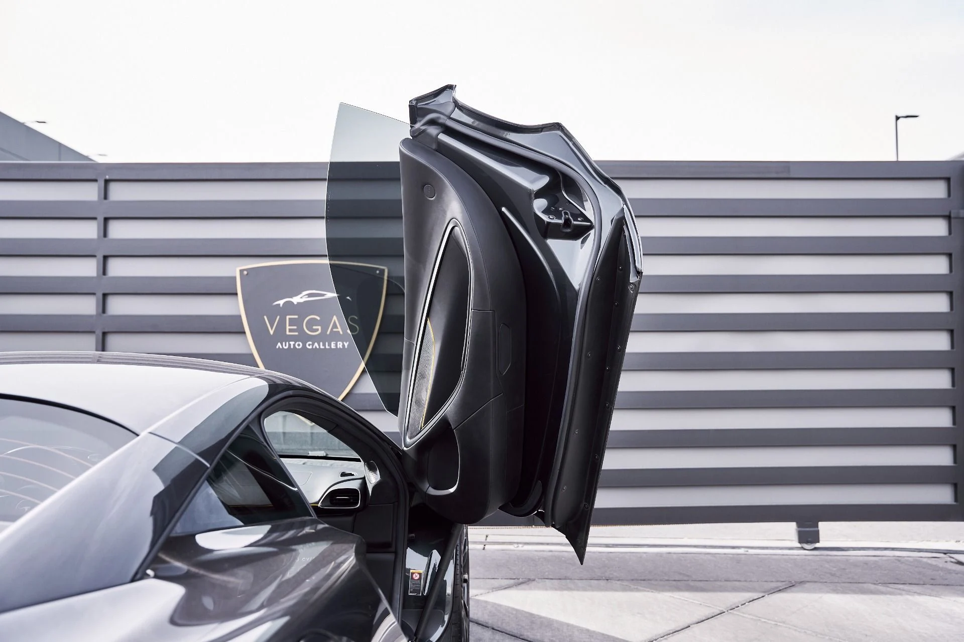 mph024_4232348126_Used_2023_Mc_Laren_Artura_1770833711_a9666378a4