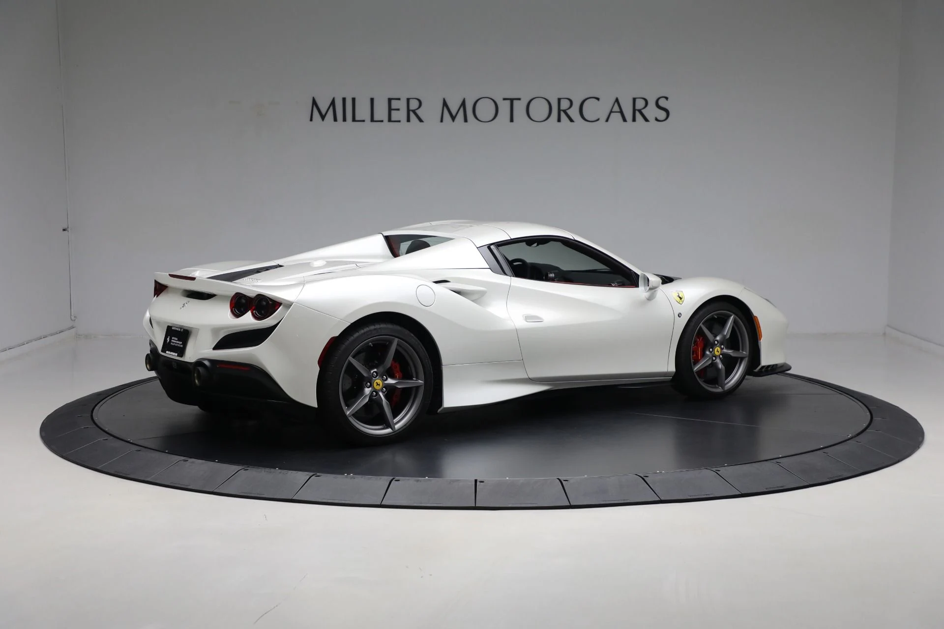 mph024_4239535320_Used_2023_Ferrari_F8_Spider_1778678736_ea1907791f