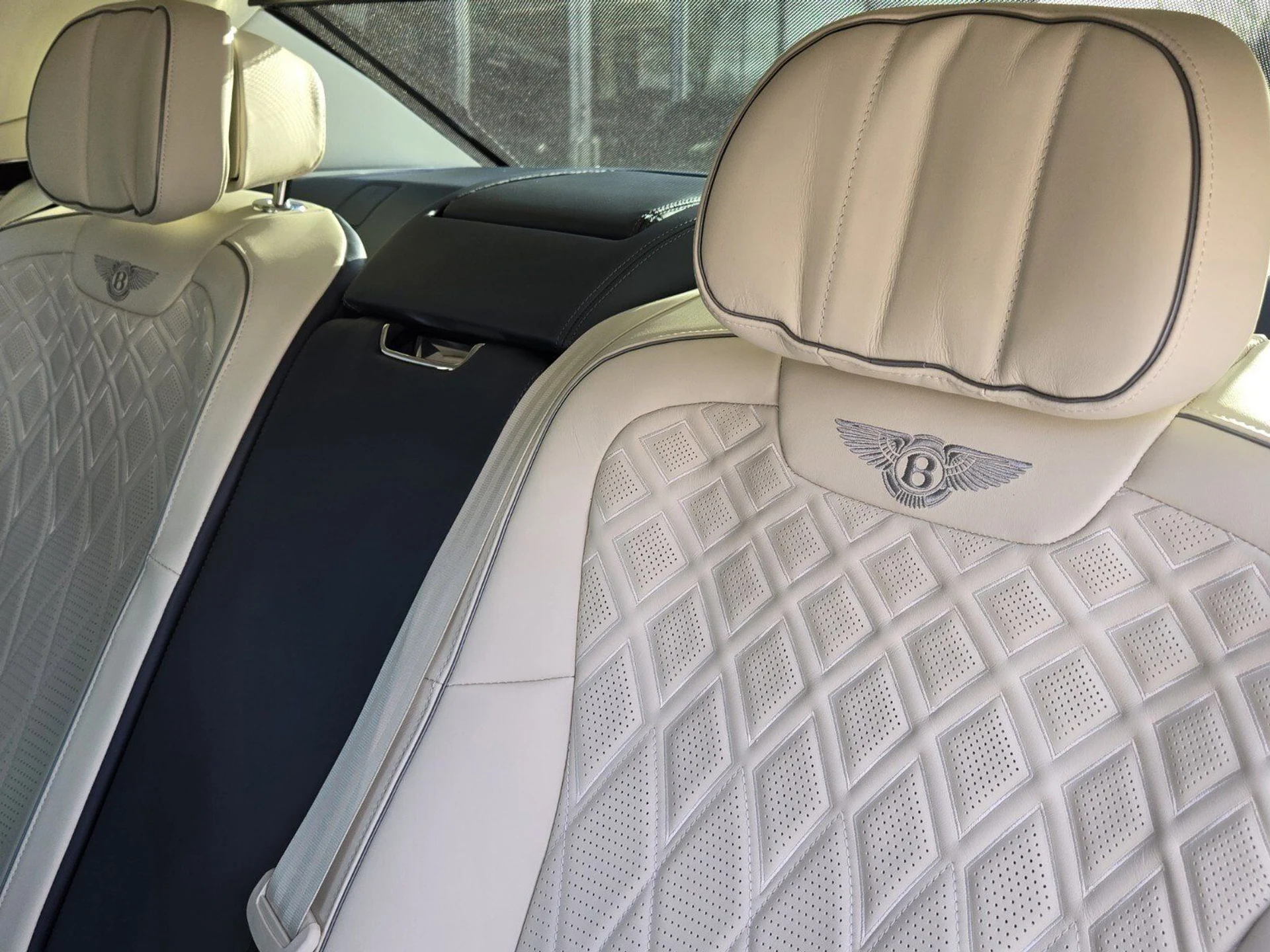 mph024_4240360181_ee3eb47483c77bd5eb18d10735e458efx_dc46486216