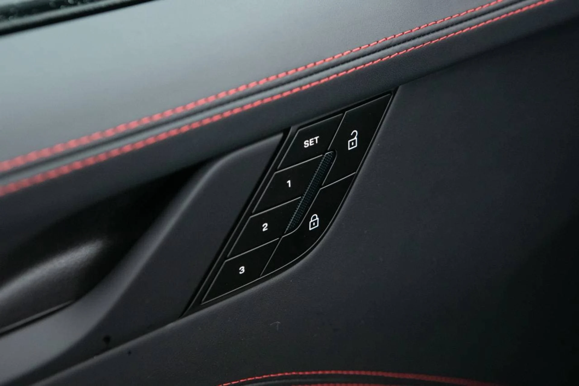 mph024_4241704854_15e0f0d7af3a3d559f4f9a37e3b3403ex_b25e26f1dc