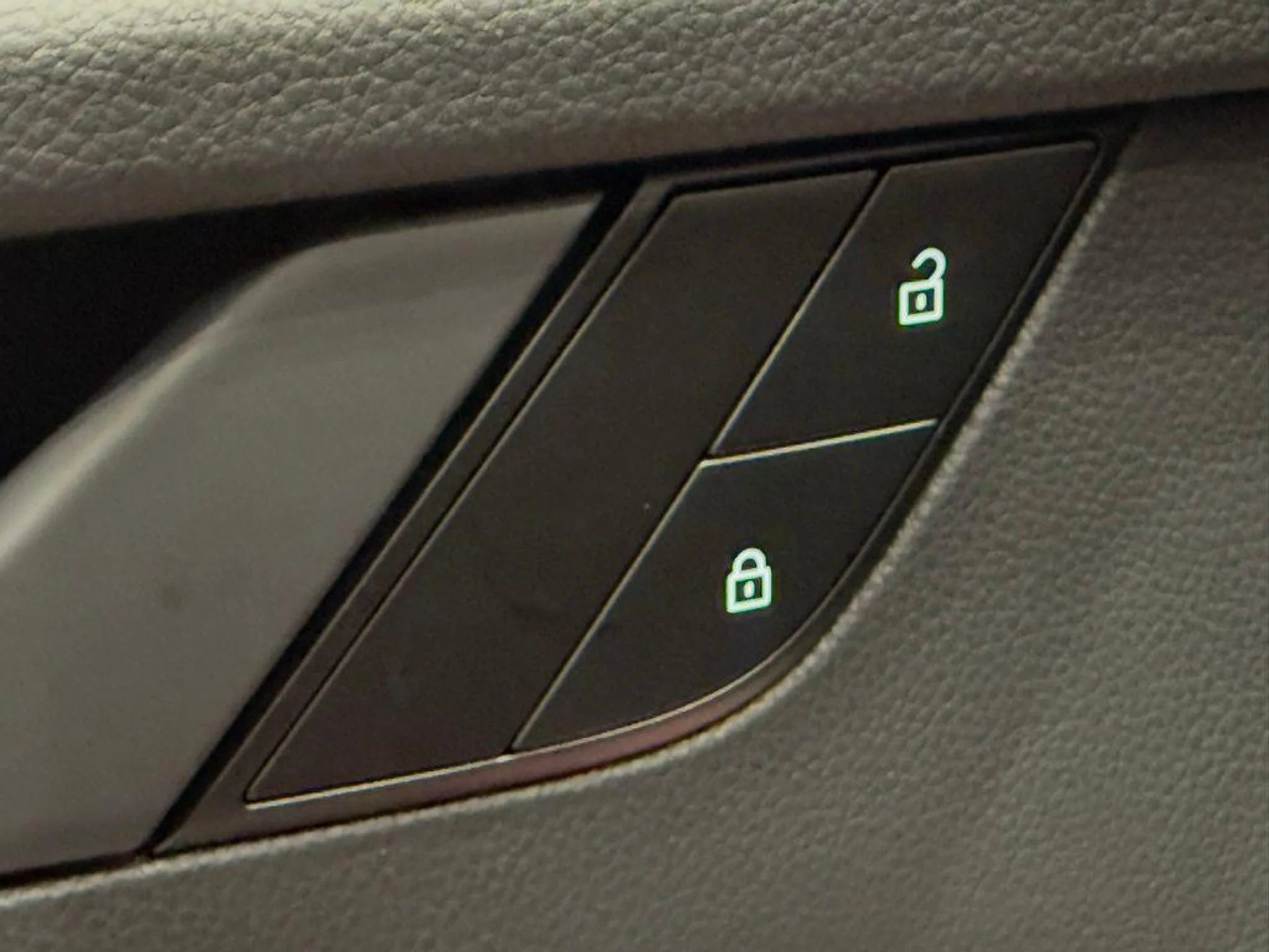 mph024_4245717373_Uu_DM_Ljor_S_Ts_Si_NRL_46np_Bi_KIS_5_Q_933803cf68