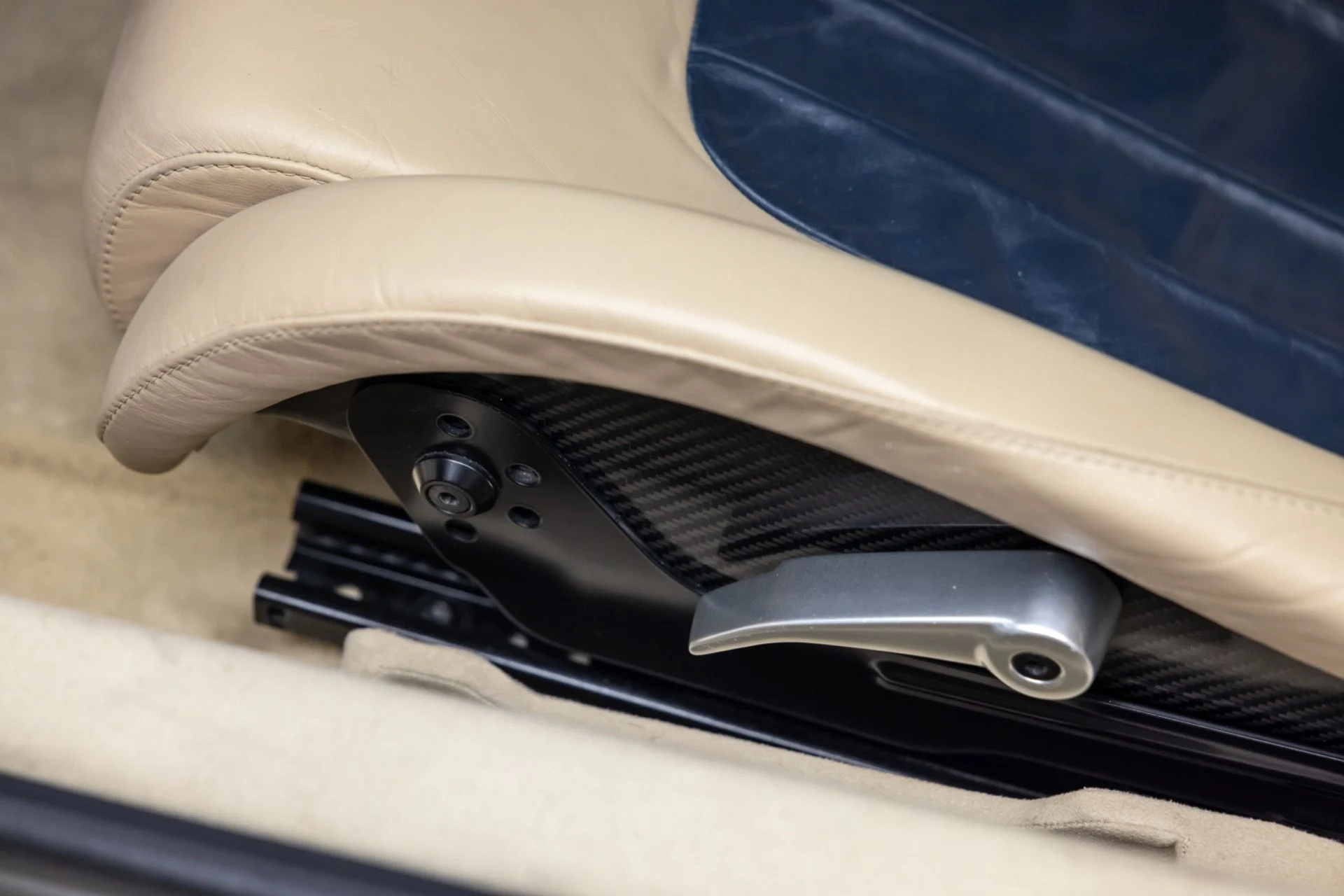 mph024_4255087561_13249_p25_l_91b0f850aa