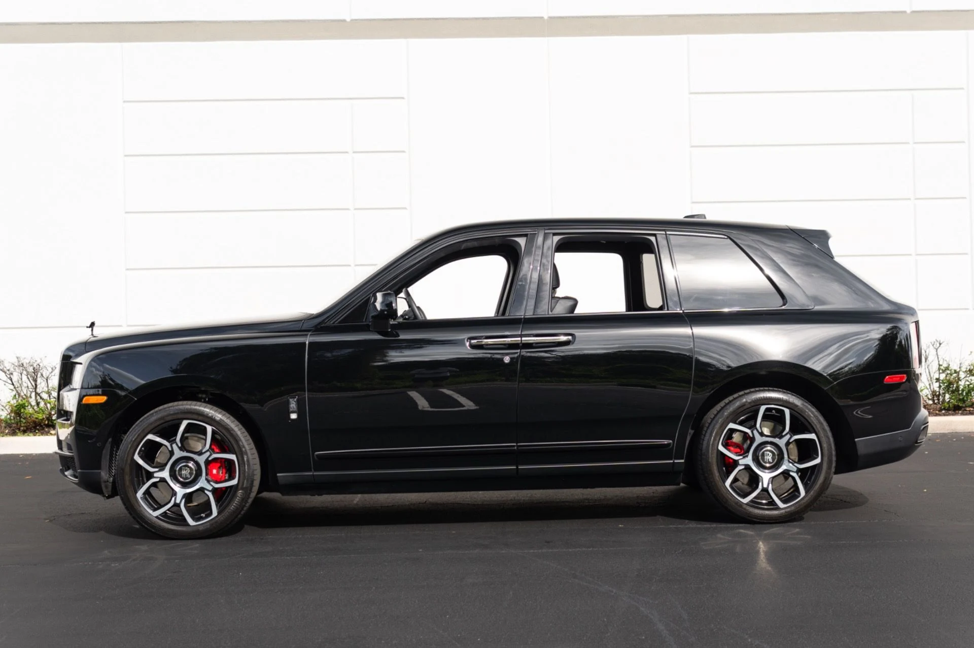 mph024_4257645056_Used_2022_Rolls_Royce_Black_Badge_Cullinan_1776130970_6226173f78