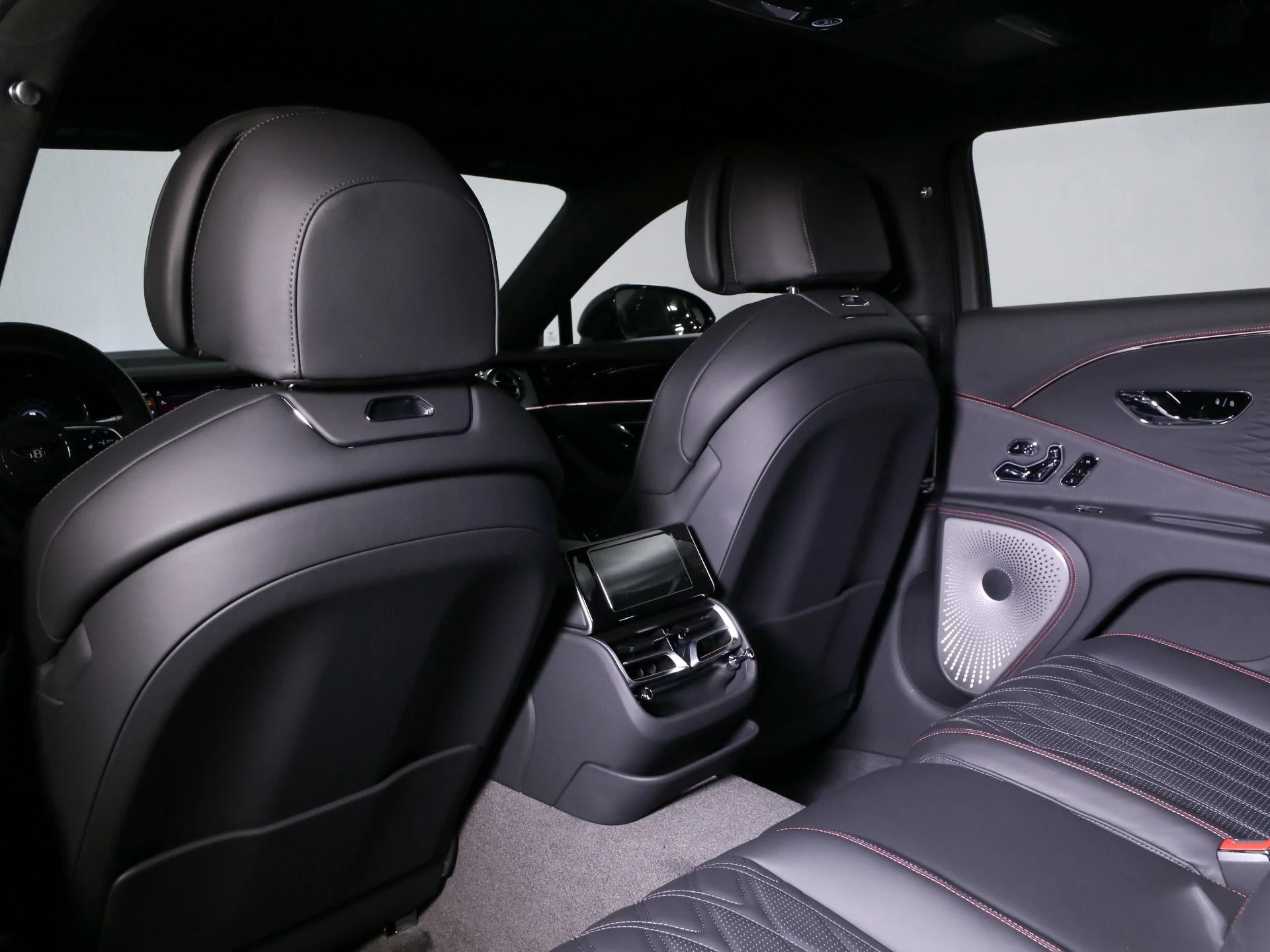 mph024_4258848741_New_2026_Bentley_Flying_Spur_Azure_1759158493_d0c836dd37