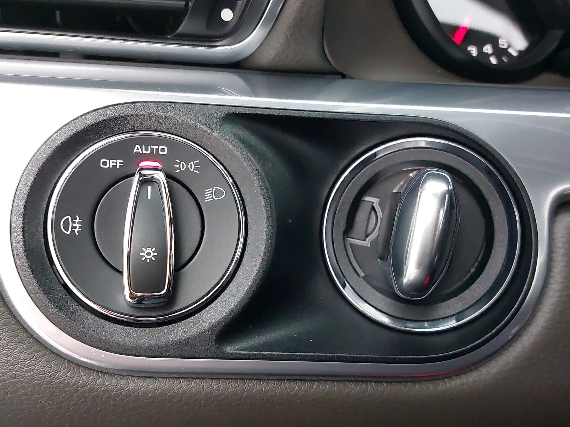 mph024_4263833538_3e281d77741d9387f854b78b6fb8d8a2x_035aef29d4