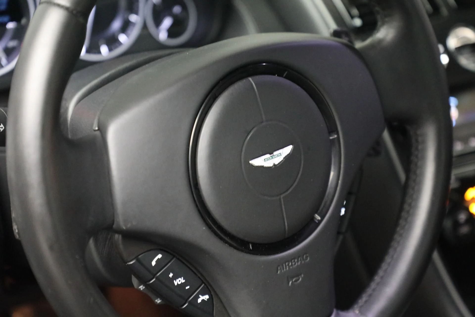 mph024_4268129095_Used_2015_Aston_Martin_DB_9_Carbon_Edition_20097e1b28