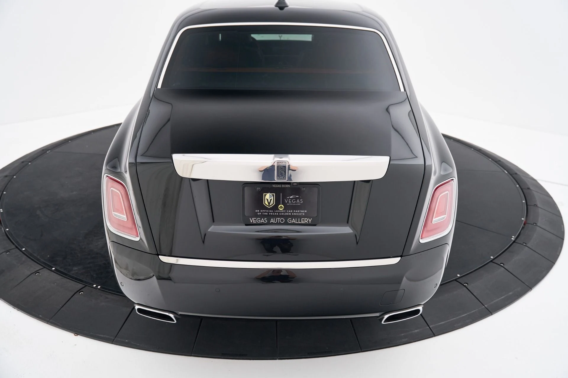 mph024_4271094764_Used_2026_Rolls_Royce_Phantom_Base_1792609439_46c53e3fc5